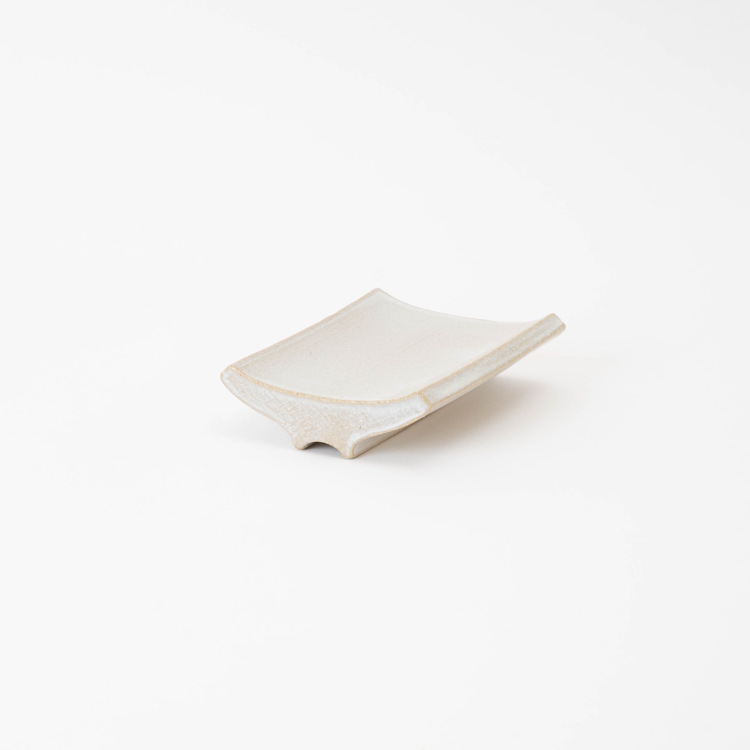 Handcrafted Shigaraki Arch Tray inWhite, , – HIJICA, made in Japan