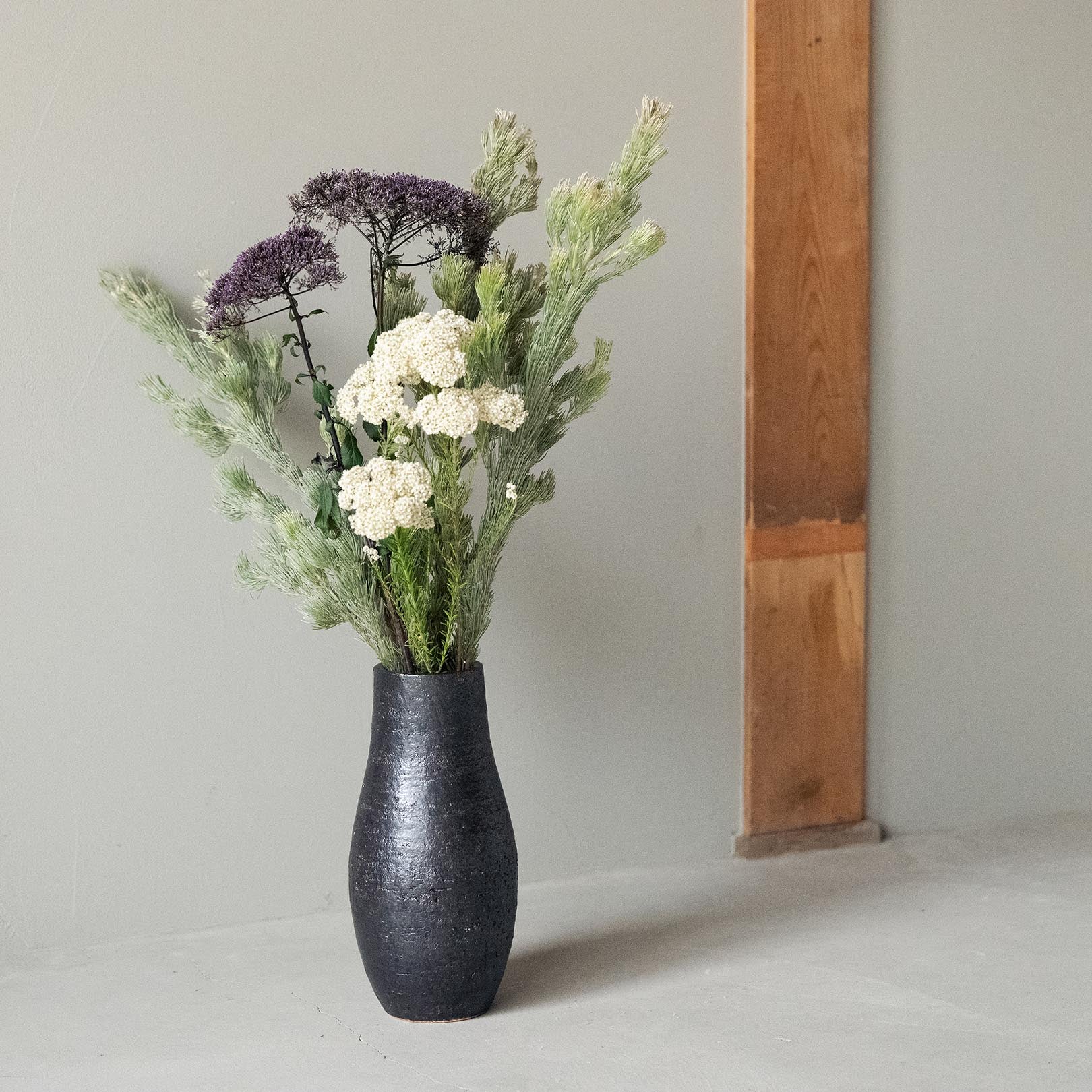 Handcrafted Shigaraki Bouquet Vase inBlack, , – HIBI, made in Japan