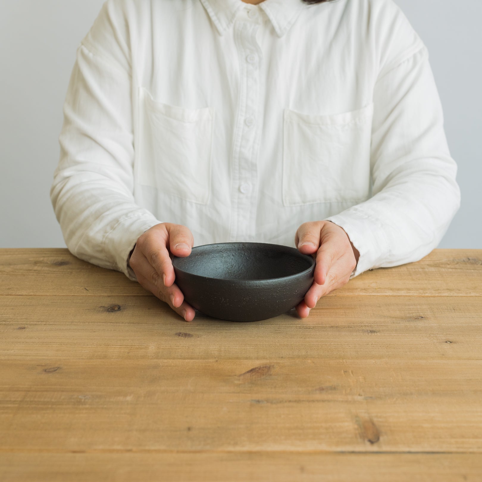 Handcrafted Shigaraki Bowl M inReddish Black, , – TEIBAN WARE, made in Japan