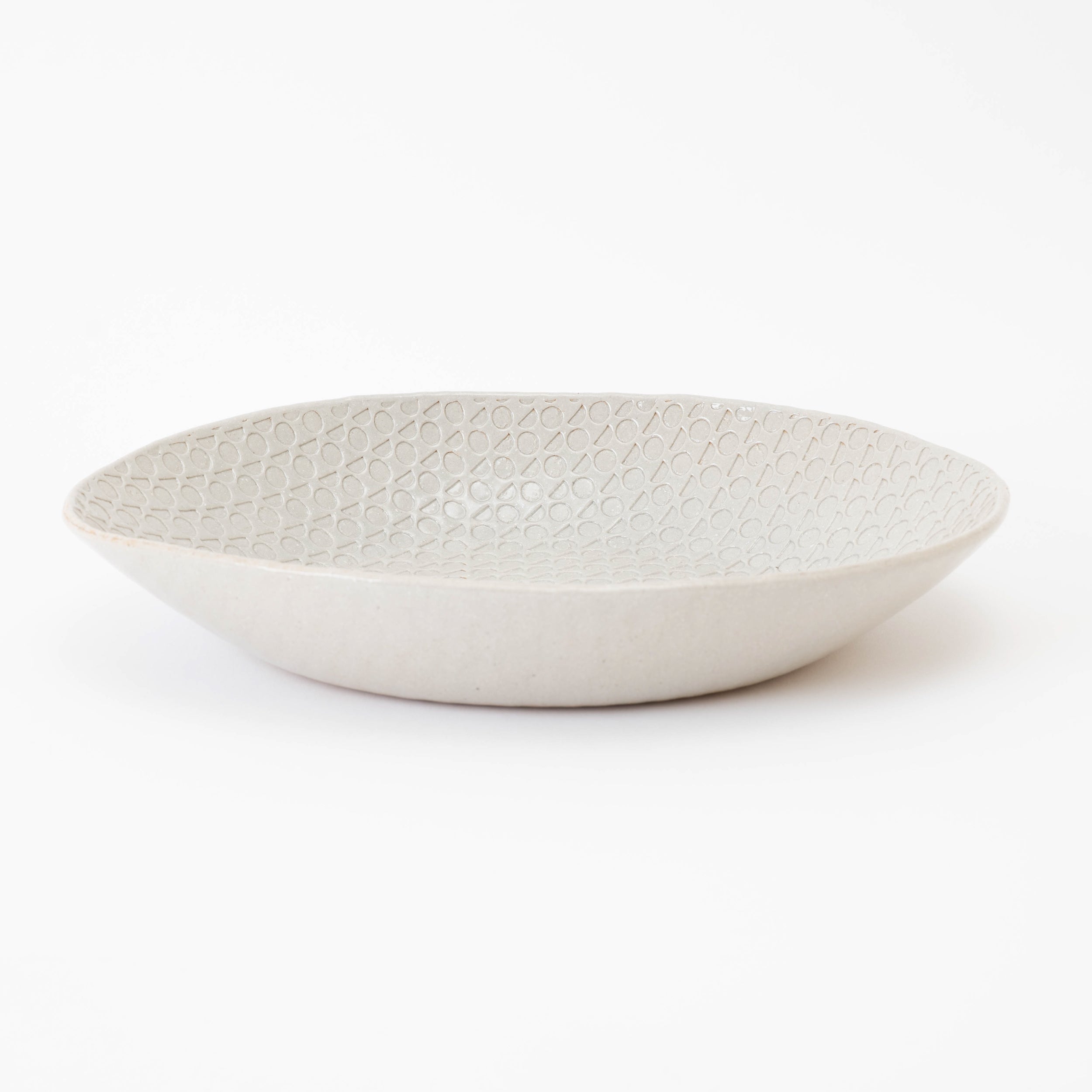 Handcrafted Shigaraki Deep Plate Big inMoon White, , – Hitotsuki, made in Japan