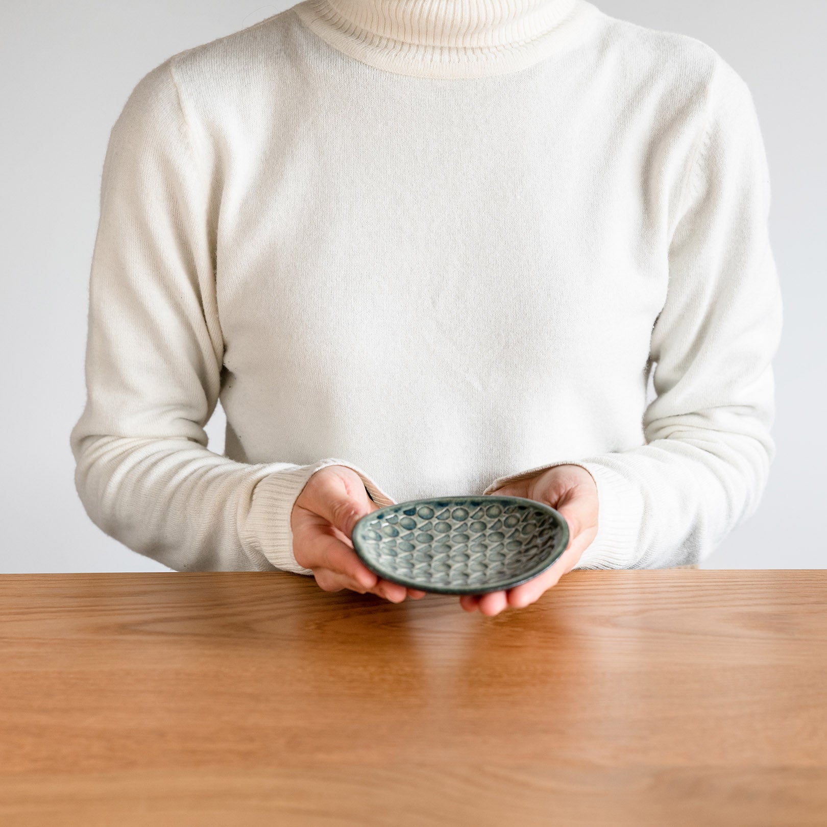 Handcrafted Shigaraki Flat Plate Mini inCeladon, , – Hitotsuki, made in Japan