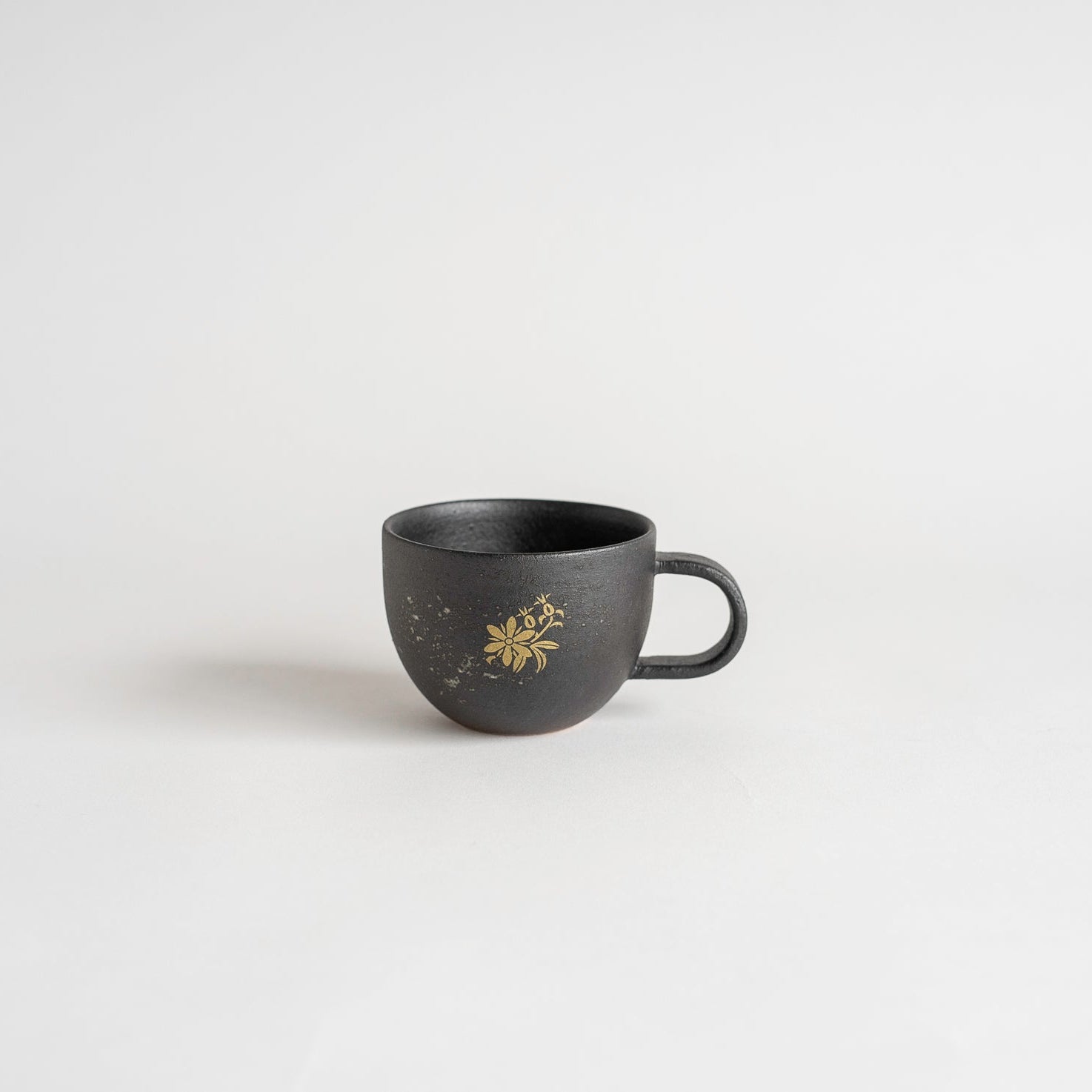 Handcrafted Shigaraki Floral Emblem Mug inReddish Black, , – Floral Emblem, made in Japan