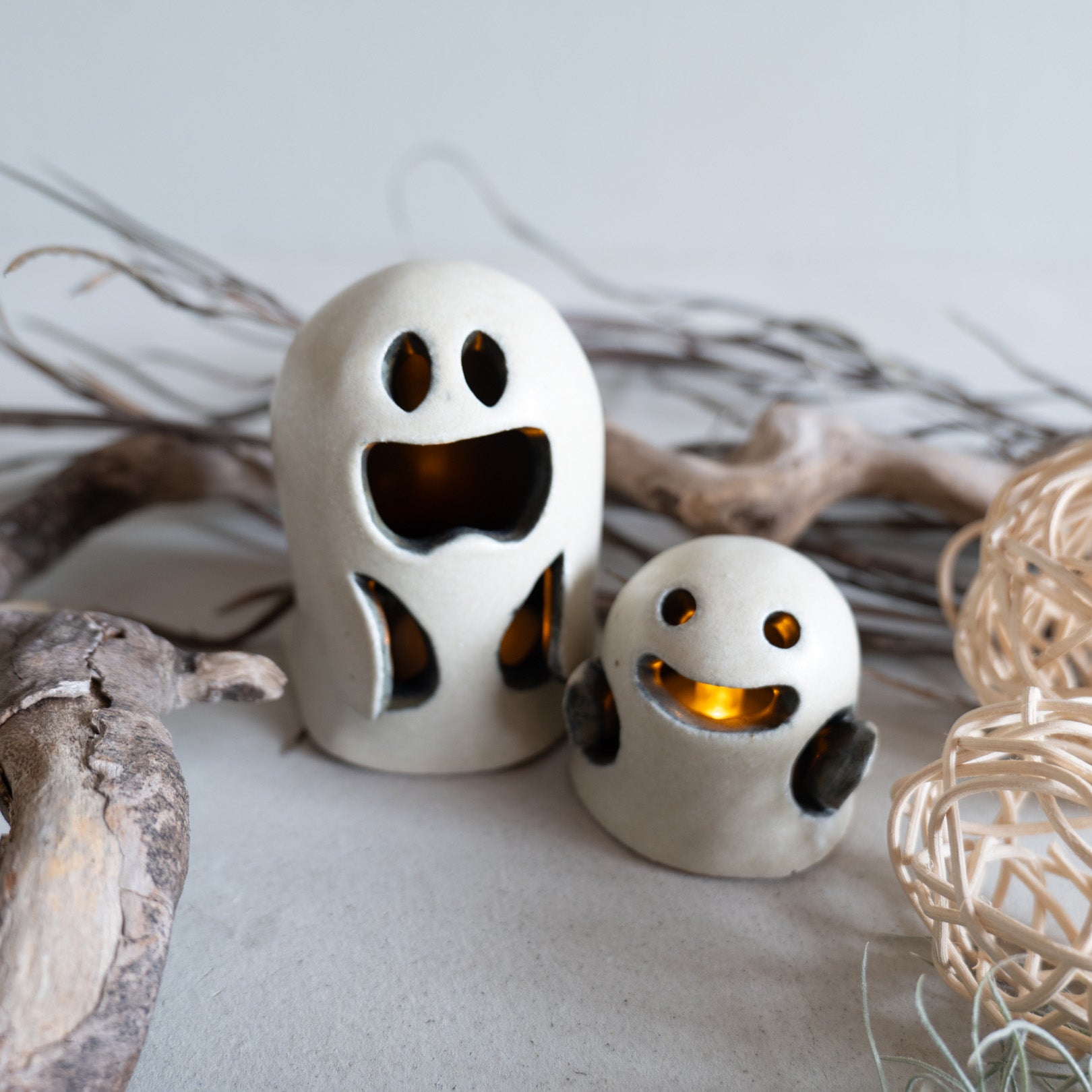 Handcrafted Shigaraki Ghost inLarge, , – Halloween, made in Japan