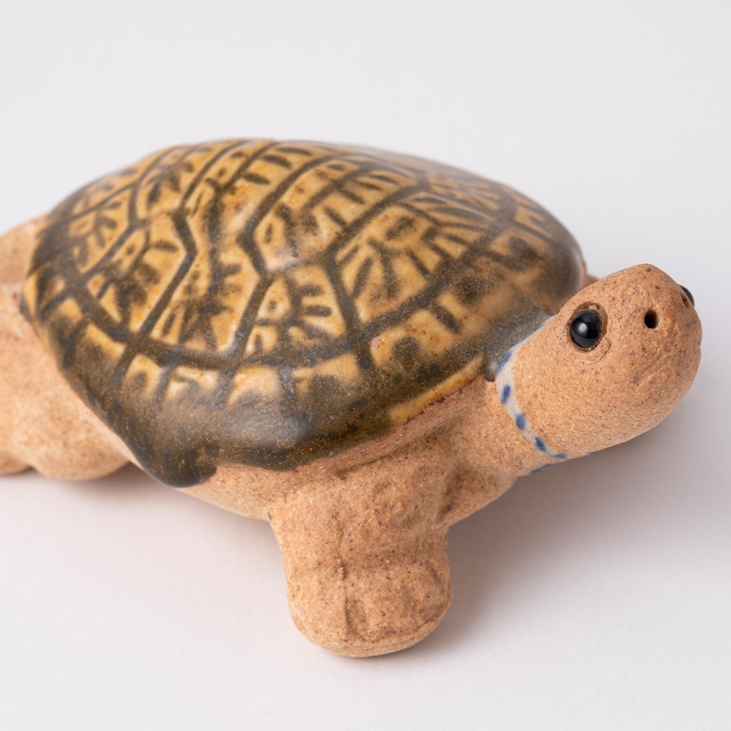 Handcrafted Shigaraki Hand Towel Turtle inNo.2, , – hoccori, made in Japan