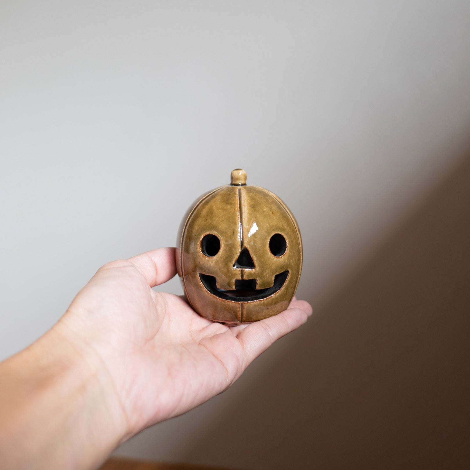 Handcrafted Shigaraki Large Pumpkin inGreen, , – Halloween, made in Japan