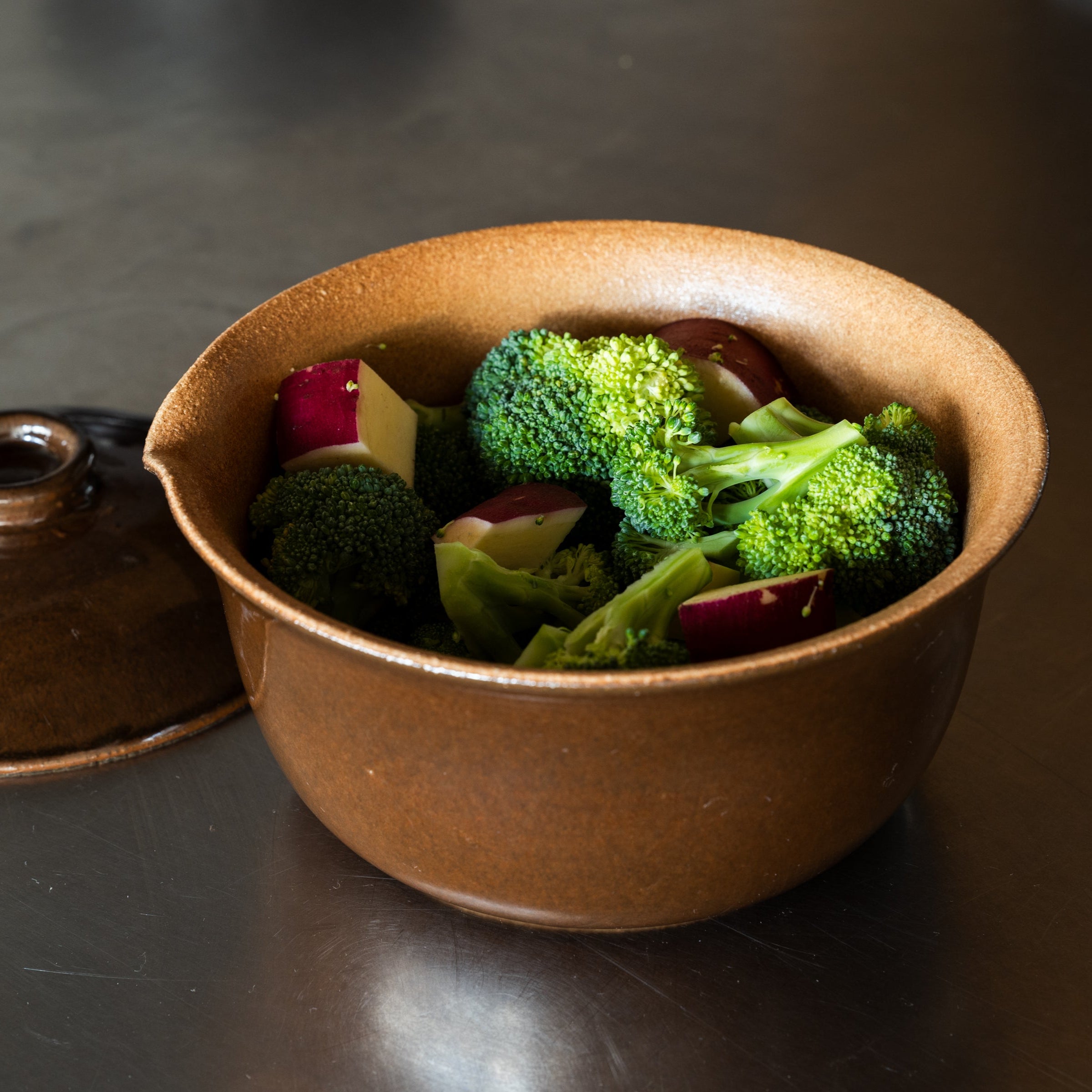Handcrafted Shigaraki Microwave Clay Steamer inAmber, , – Clay Cooking Utensils, made in Japan