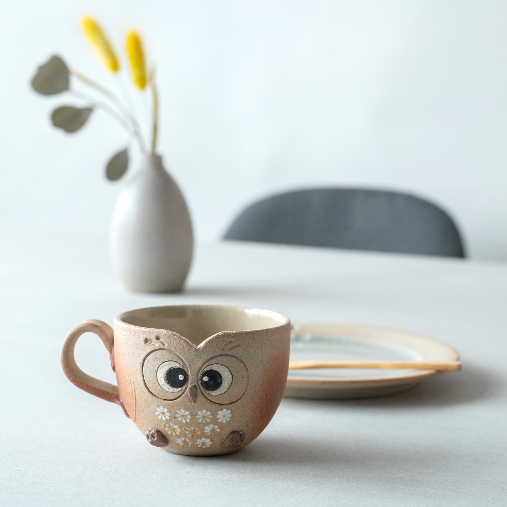 Handcrafted Shigaraki Owl Mug inWhite Owl, , – hoccori, made in Japan