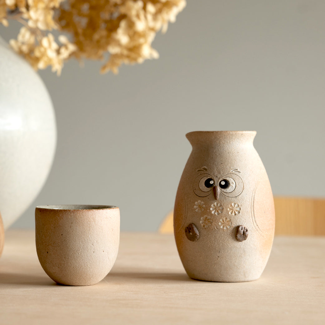 Handcrafted Shigaraki Owl Sake Pitcher inWhite Owl, , – hoccori, made in Japan