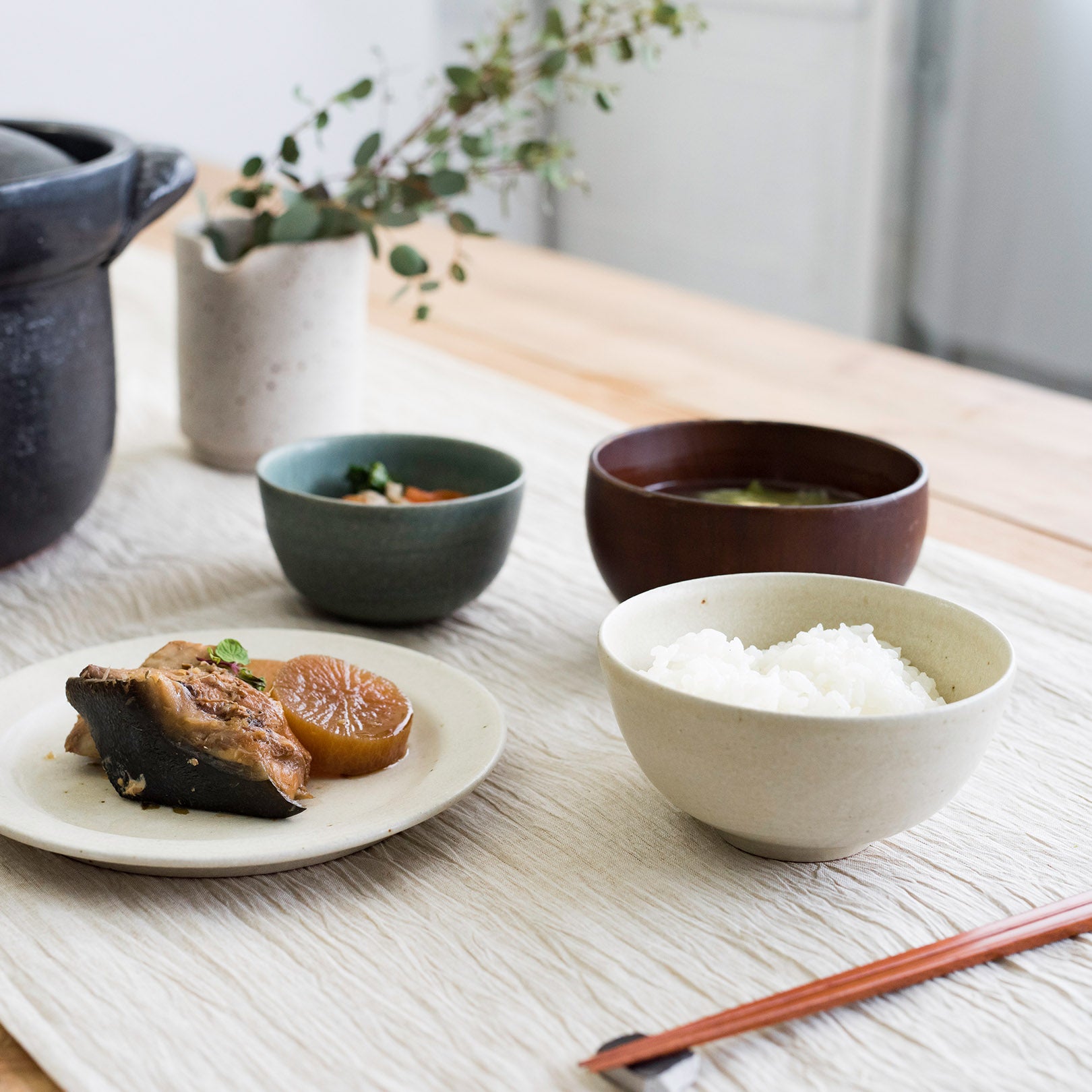 Handcrafted Shigaraki Rice Bowl inReddish Black, , – TEIBAN WARE, made in Japan