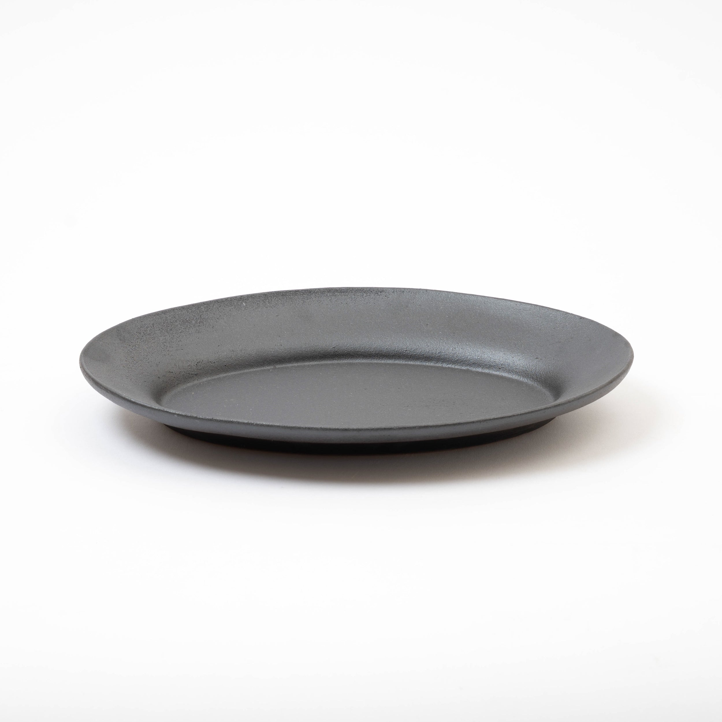 Handcrafted Shigaraki Rim Oval Plate L inReddish Black, , – TEIBAN WARE, made in Japan