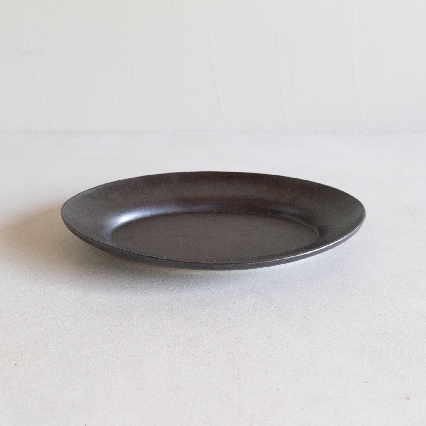 Handcrafted Shigaraki Rim Oval Plate L inReddish Black, , – TEIBAN WARE, made in Japan