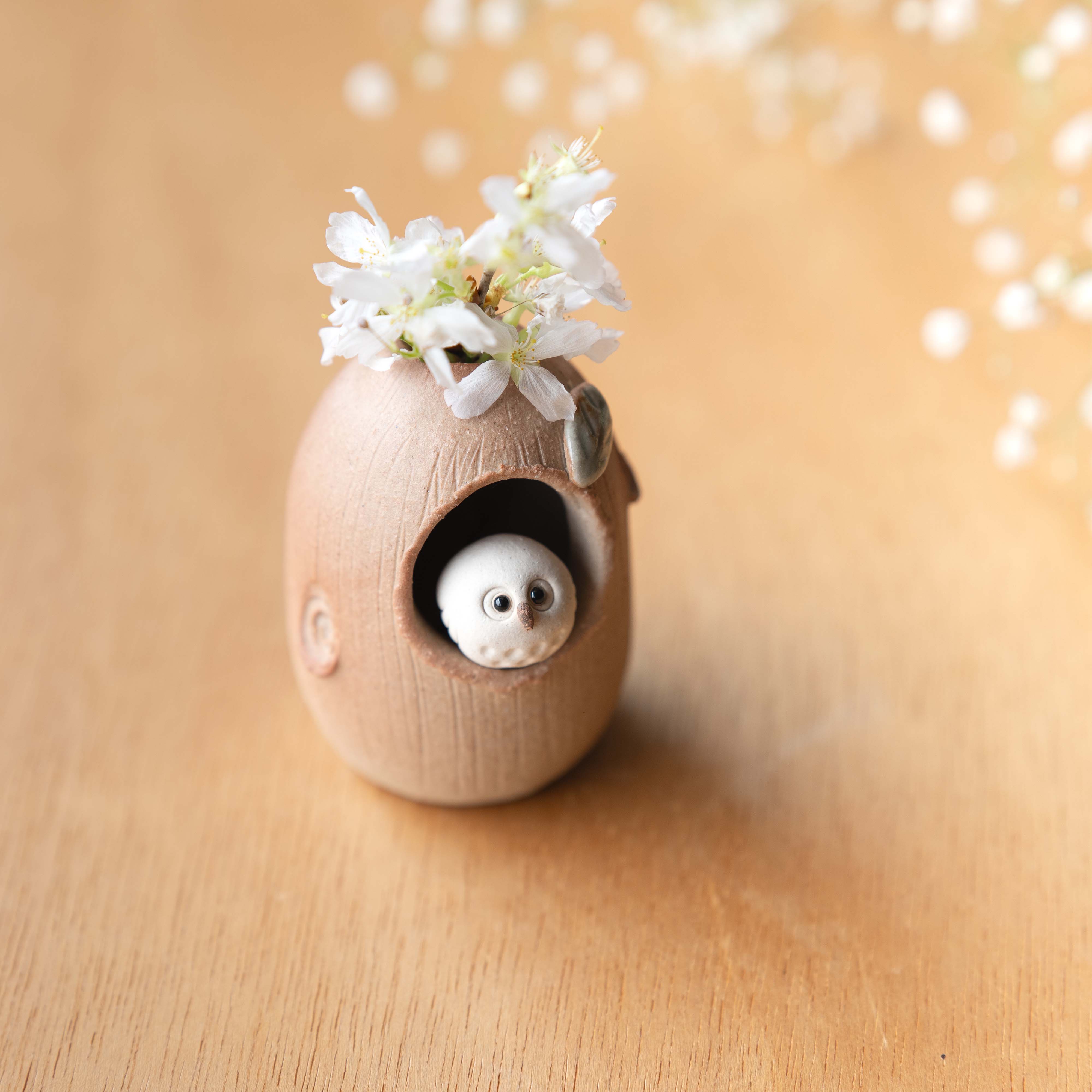 Handcrafted Shigaraki Scarlet Owl Mini Vase in, , – hoccori, made in Japan