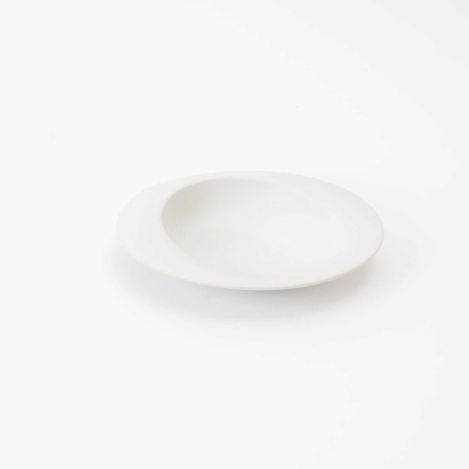 Handcrafted Shigaraki scoop M inWhite, , – secca, made in Japan
