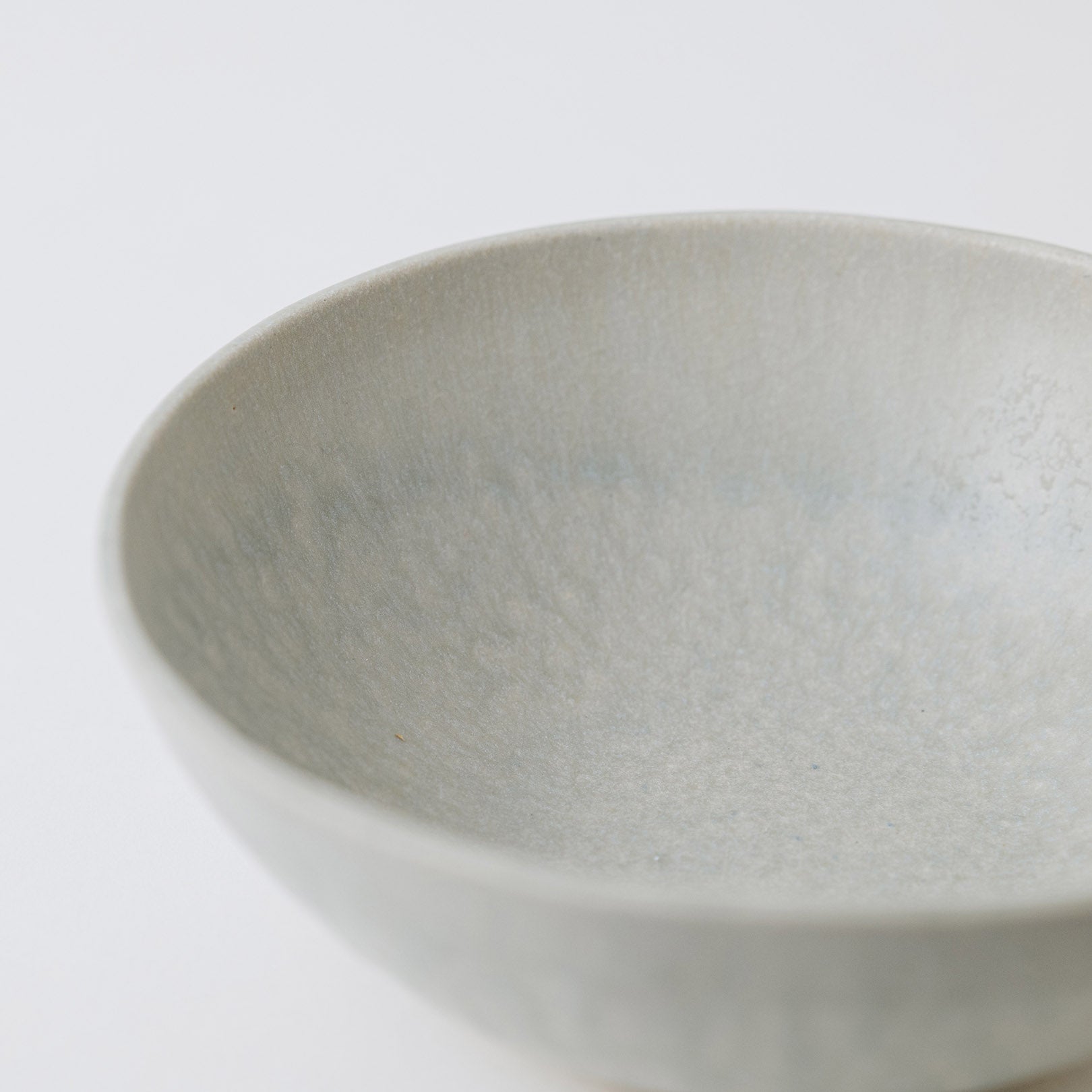 Handcrafted Shigaraki Serving Bowl 18cm inBlue White, , – HIJICA, made in Japan