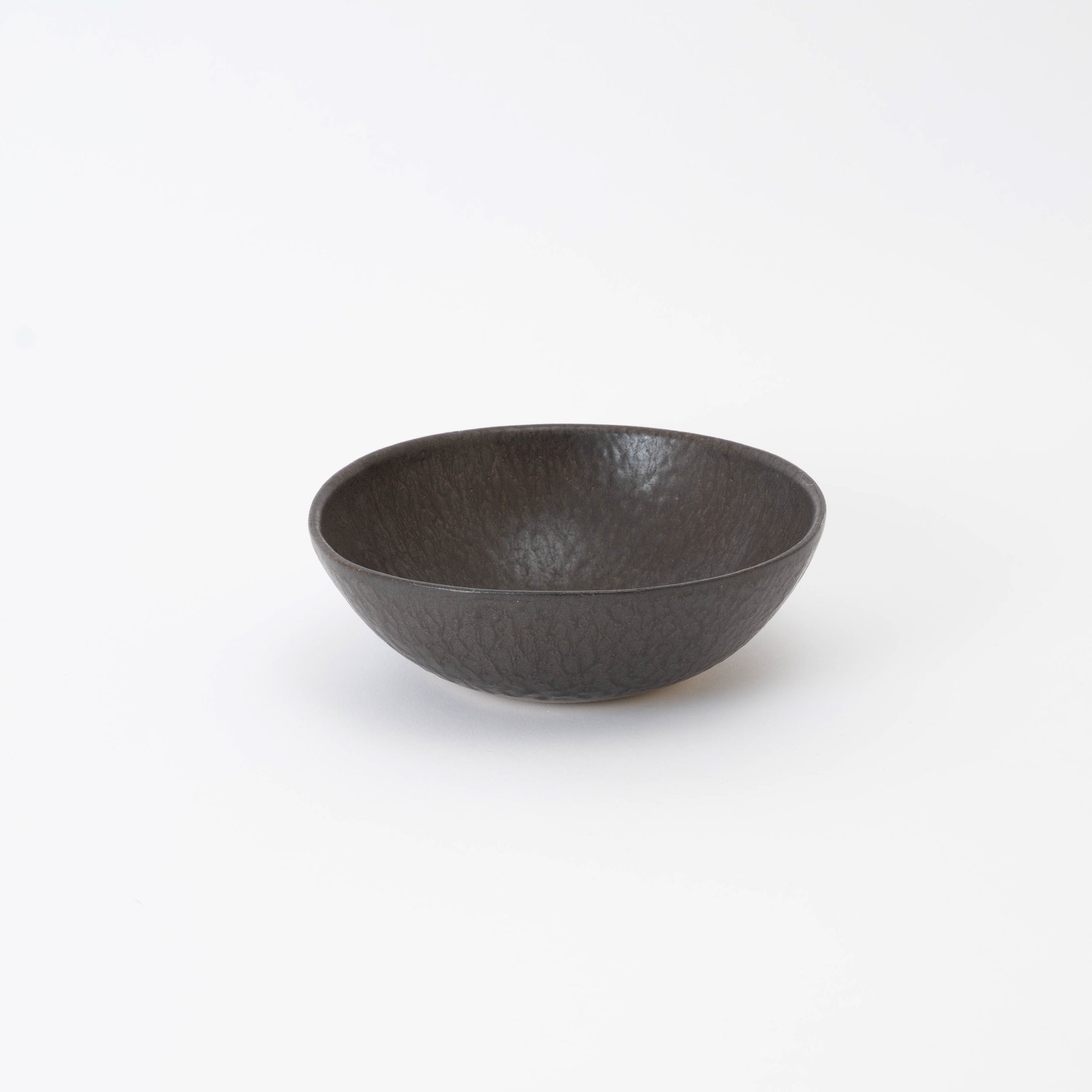Handcrafted Shigaraki Serving Bowl 18cm inDark Gray, , – HIJICA, made in Japan