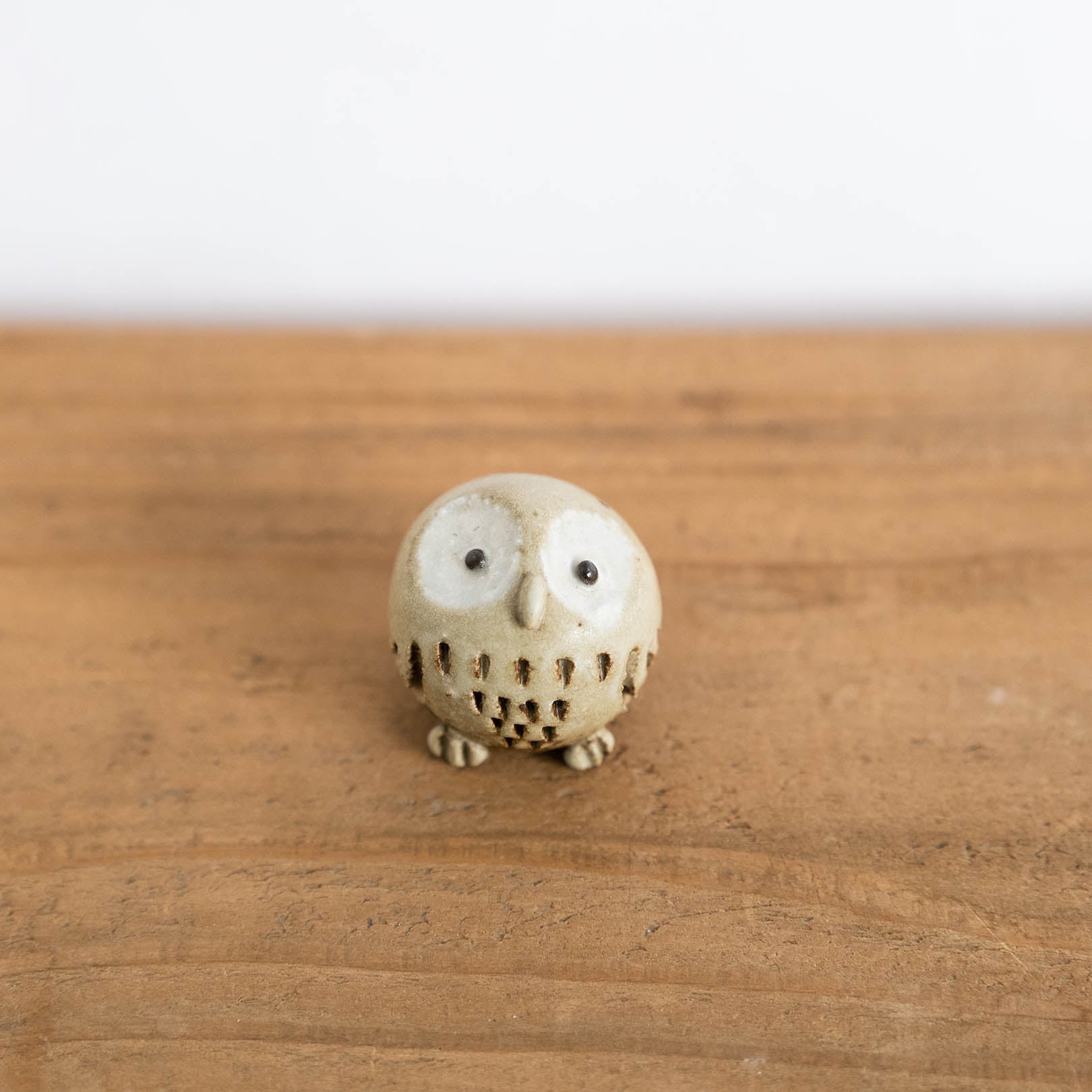 Handcrafted Shigaraki Small Owls L inPerfectly Round Owl, , – hoccori, made in Japan