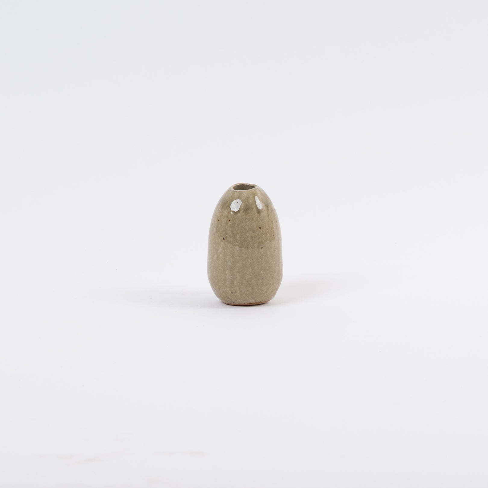 Handcrafted Shigaraki Small Vase inLeaf Green, , – ma, made in Japan