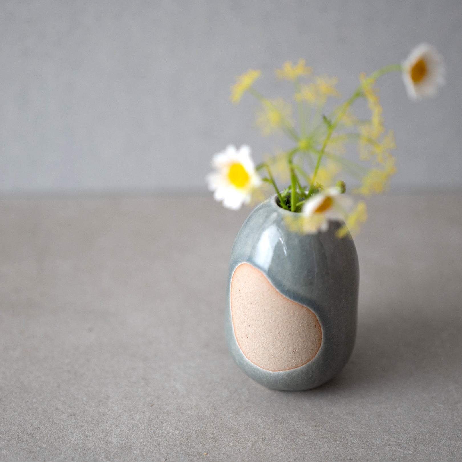 Handcrafted Shigaraki Small Vase inLeaf Green, , – ma, made in Japan