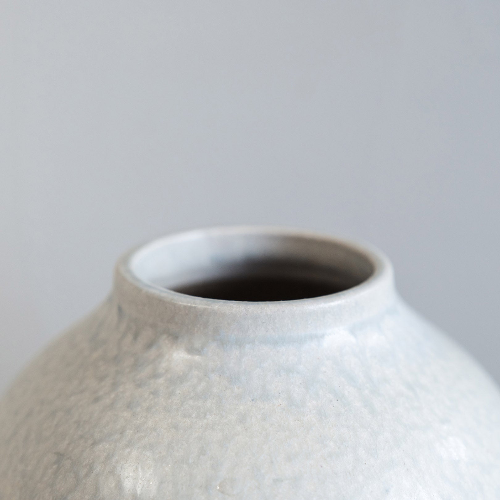 Handcrafted Shigaraki TONE VASE L inBlue White, , – HIJICA, made in Japan