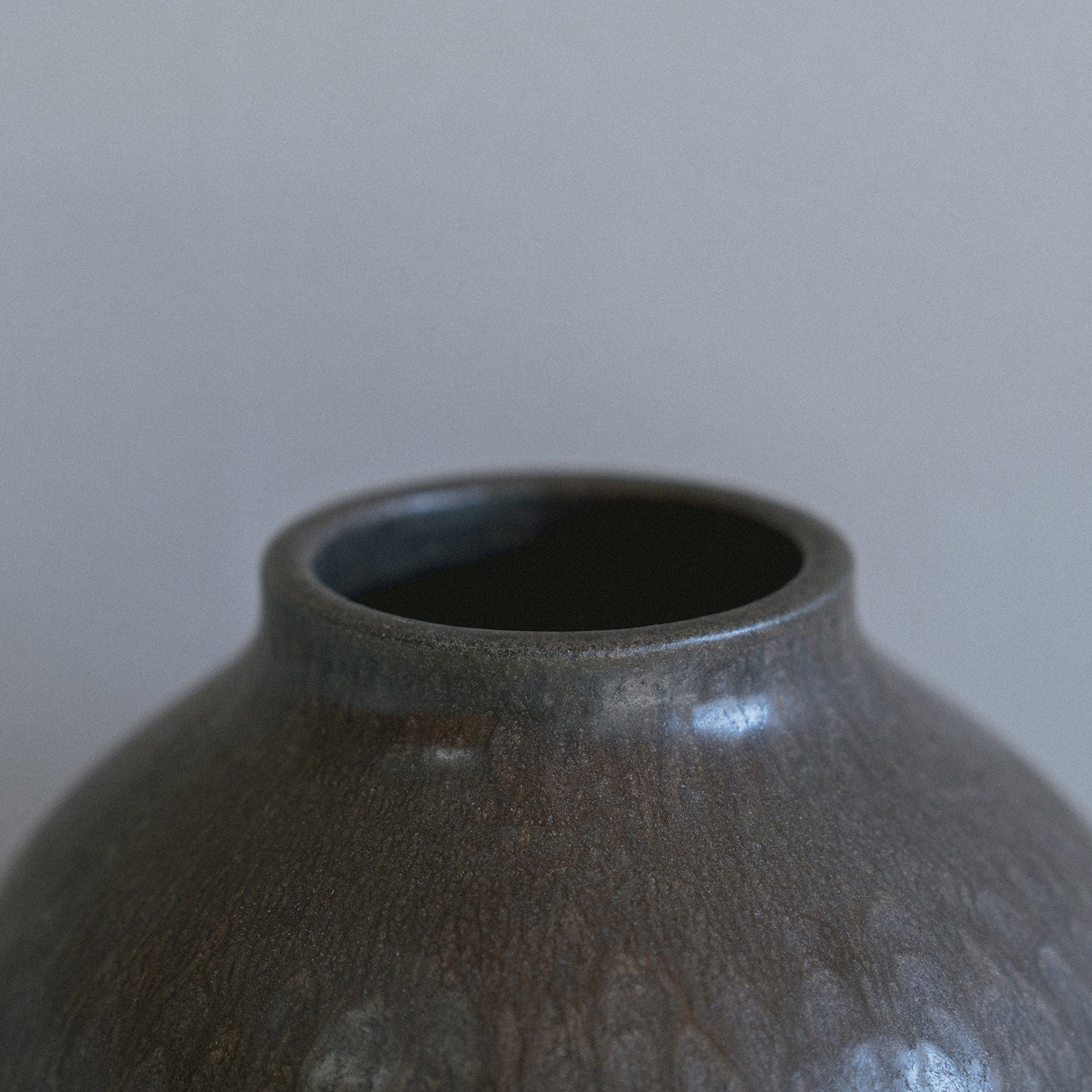 Handcrafted Shigaraki TONE VASE S inBlue White, , – HIJICA, made in Japan