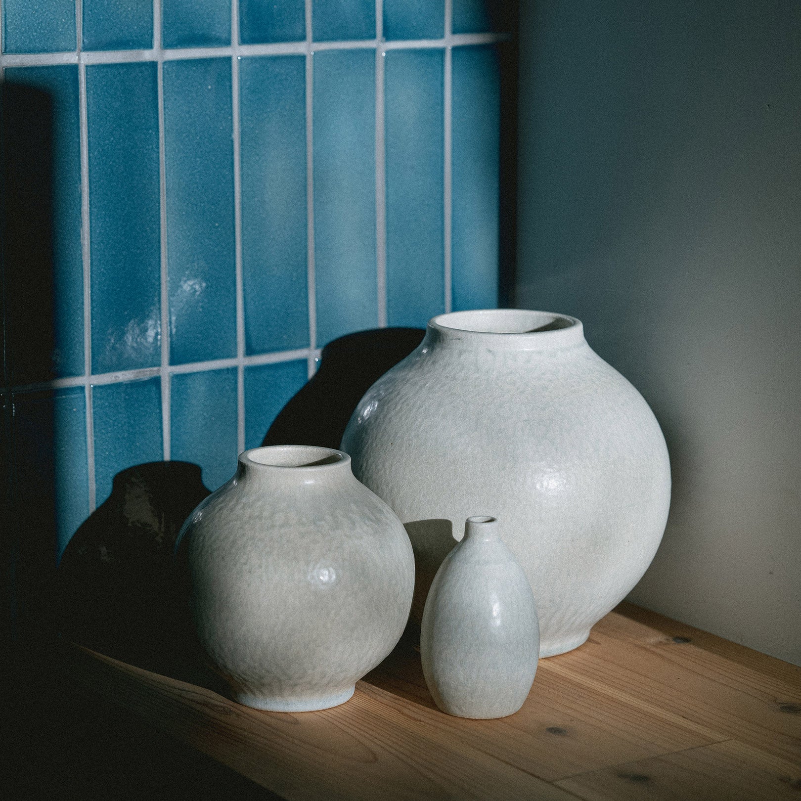 Handcrafted Shigaraki TONE VASE SS inBlue White, , – HIJICA, made in Japan