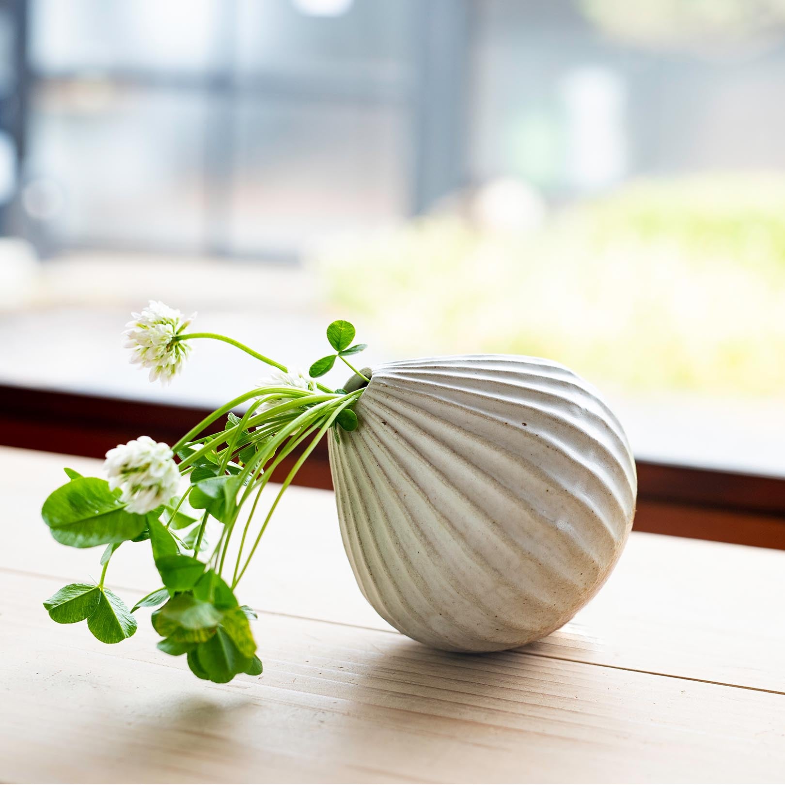 Handcrafted Shigaraki Tumble-Resistant Flower Vase inWhite, , – codomono, made in Japan