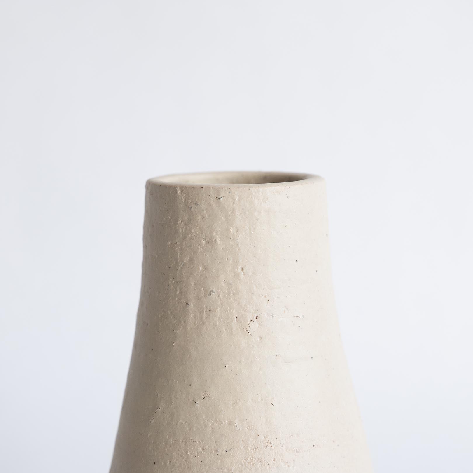Handcrafted Shigaraki Bouquet Vase inBlack, , – HIBI, made in Japan