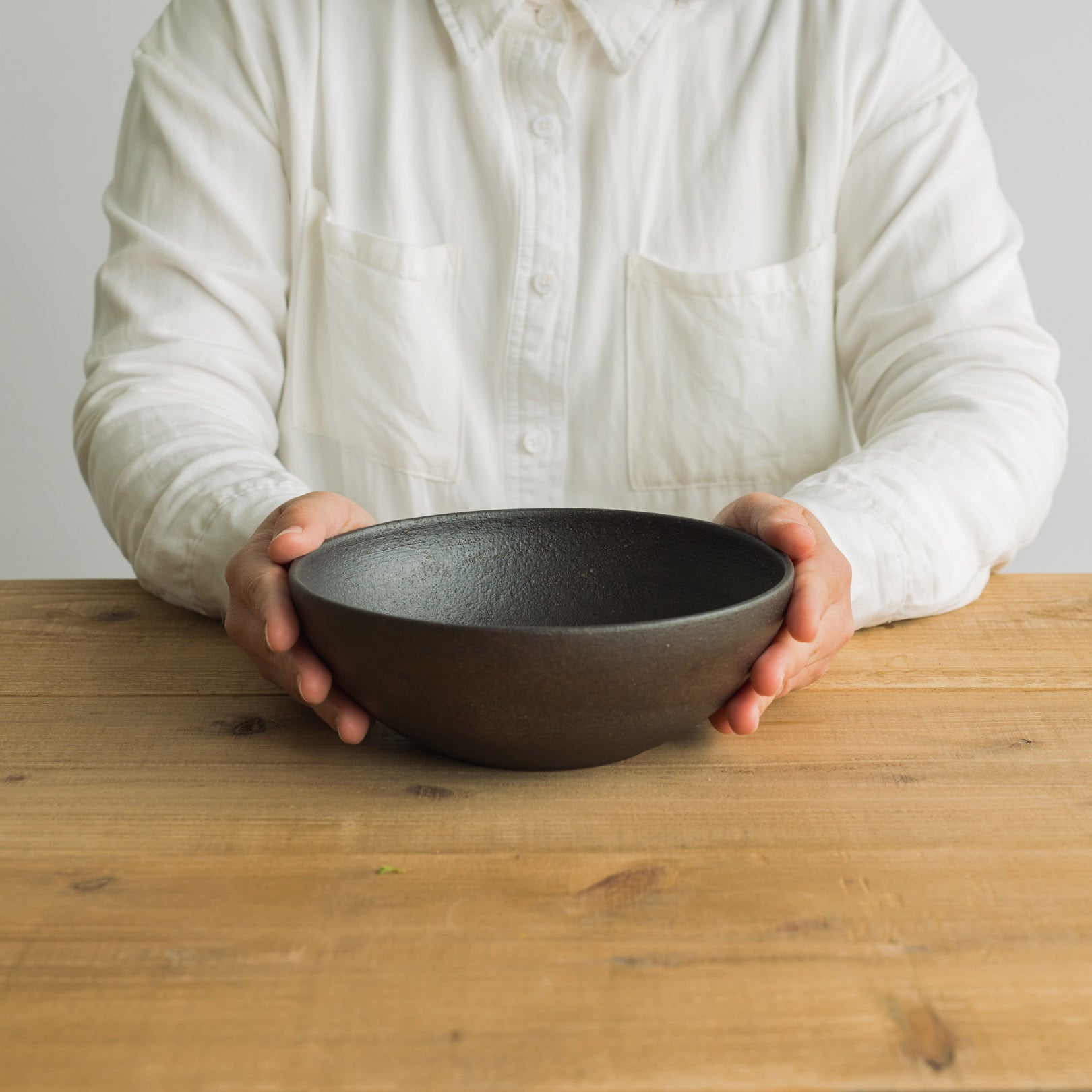 Handcrafted Shigaraki Bowl L inReddish Black, , – TEIBAN WARE, made in Japan