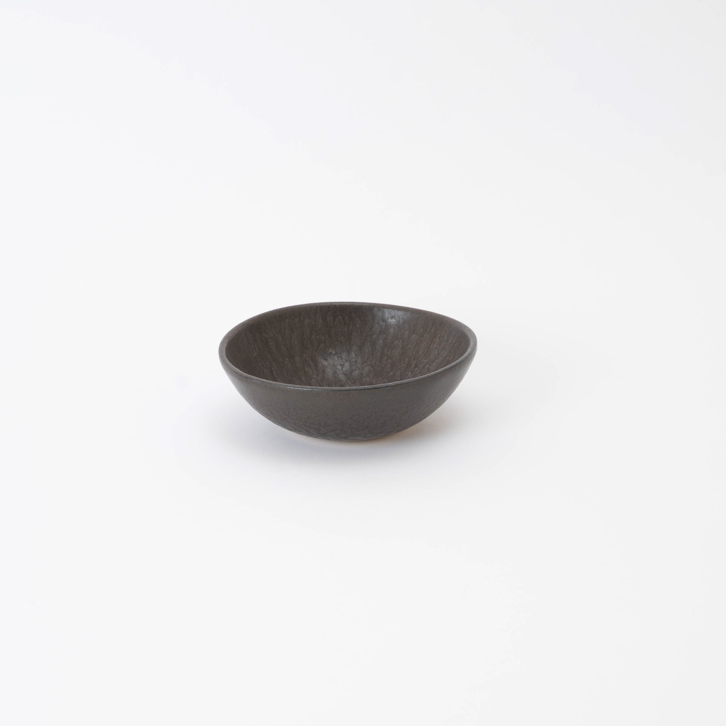 Handcrafted Shigaraki Cereal Bowl 14cm inDark Gray, , – HIJICA, made in Japan