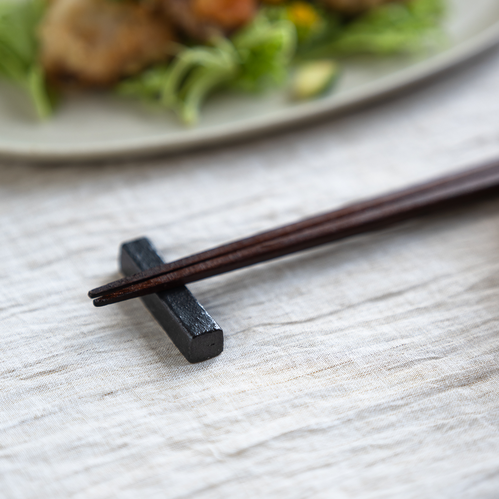 Handcrafted Shigaraki Chopstick Rest inReddish Black, , – TEIBAN WARE, made in Japan