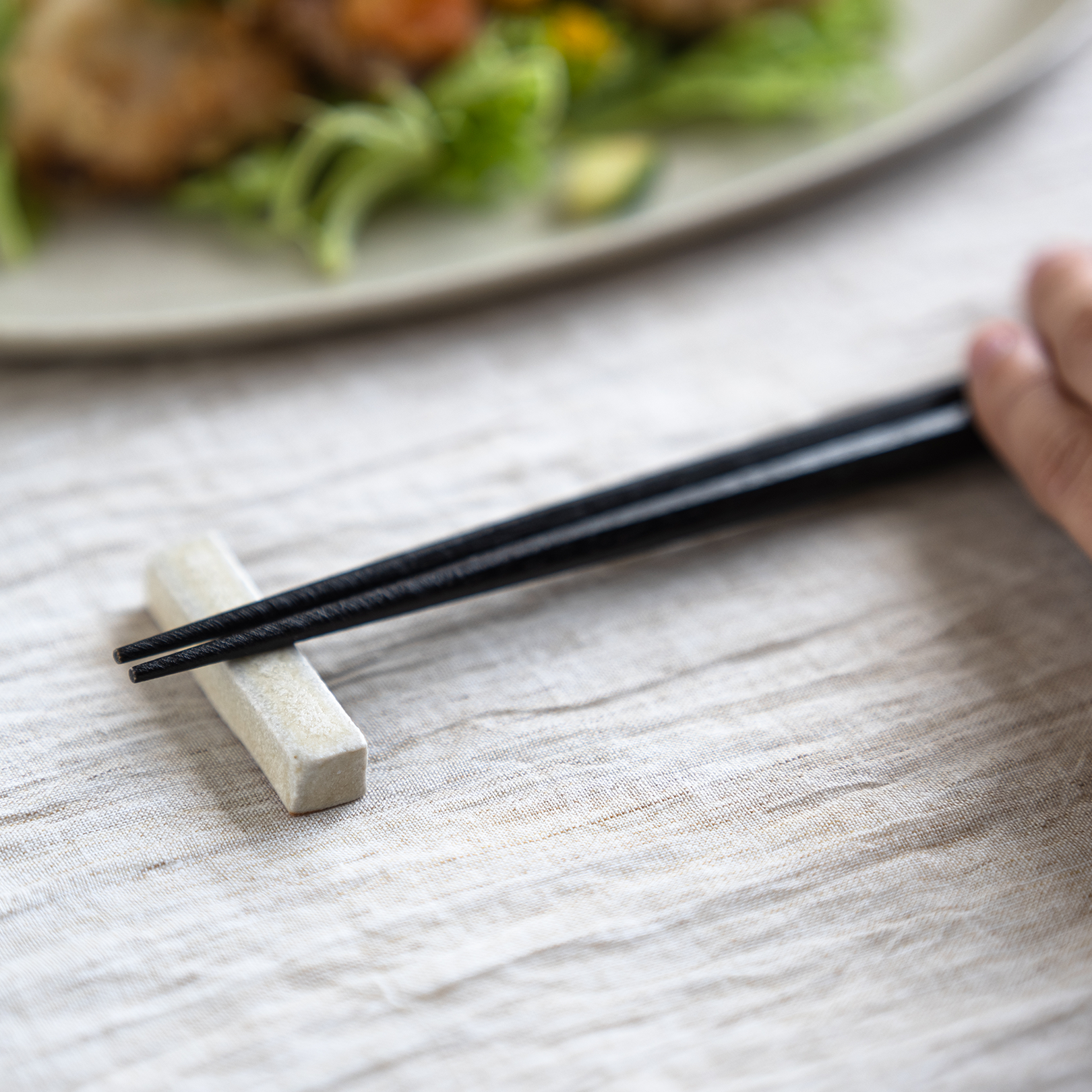 Handcrafted Shigaraki Chopstick Rest inReddish Black, , – TEIBAN WARE, made in Japan