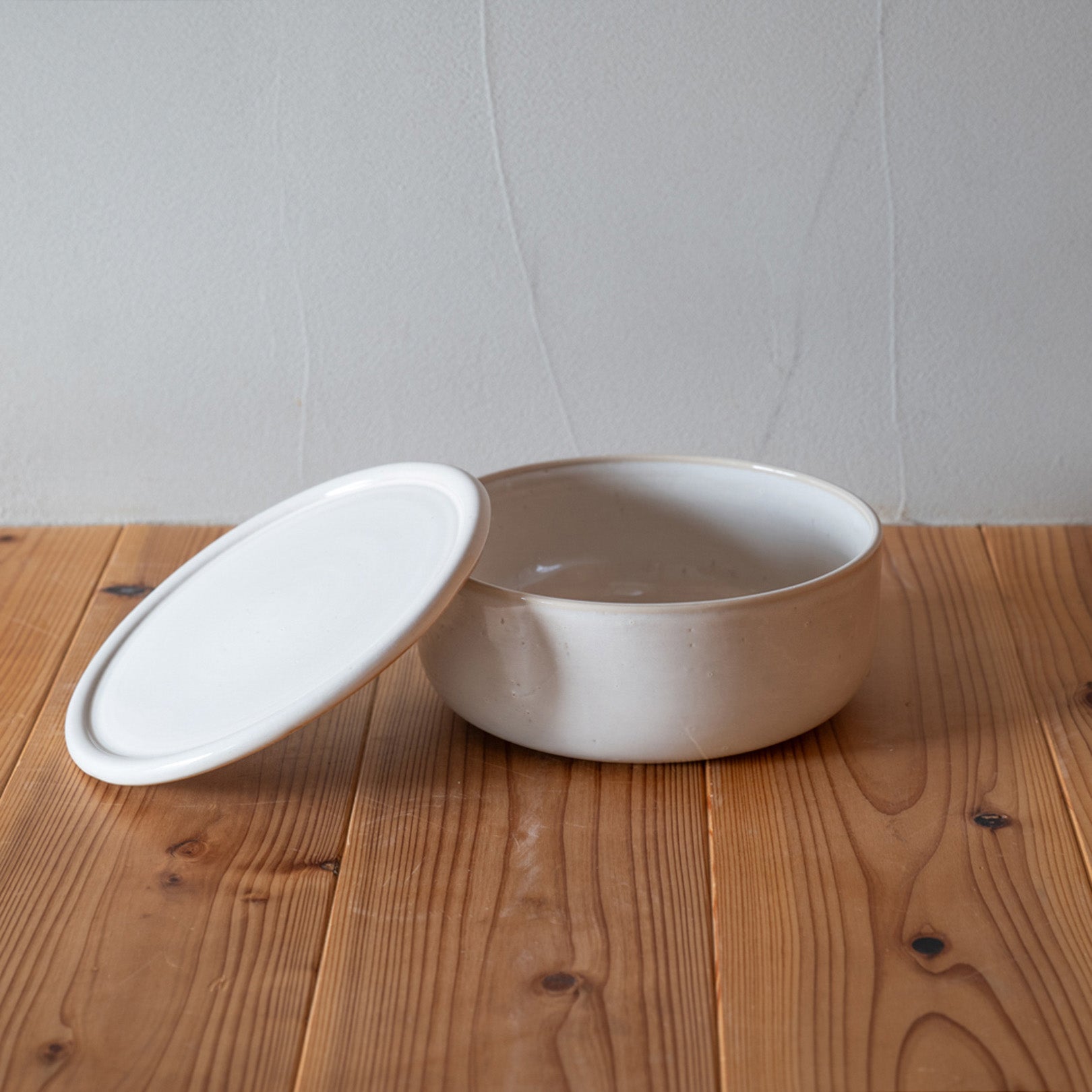 Handcrafted Shigaraki Compact Pickling Jar inWhite, , – Clay Cooking Utensils, made in Japan