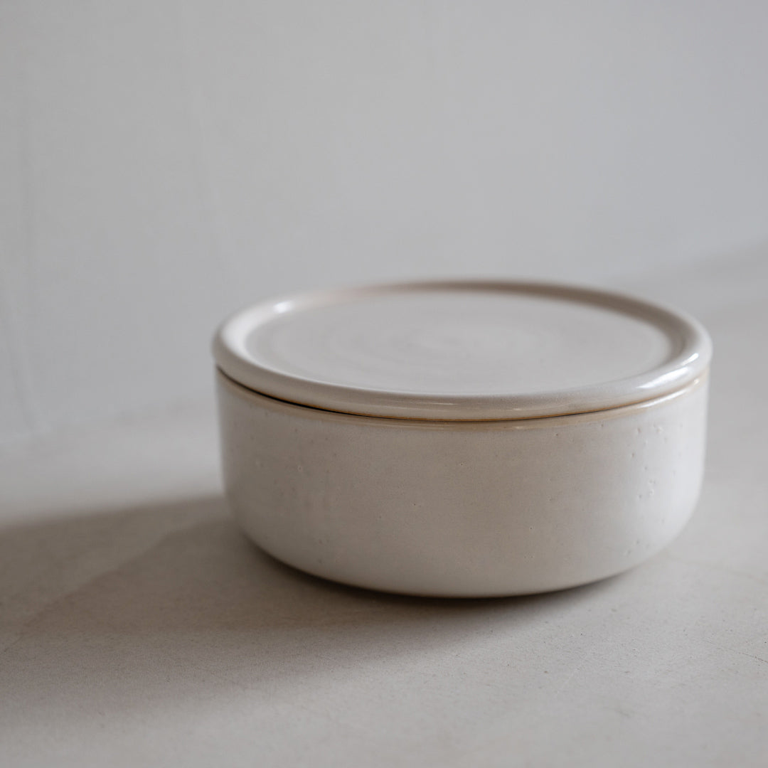 Handcrafted Shigaraki Compact Pickling Jar inWhite, , – Clay Cooking Utensils, made in Japan