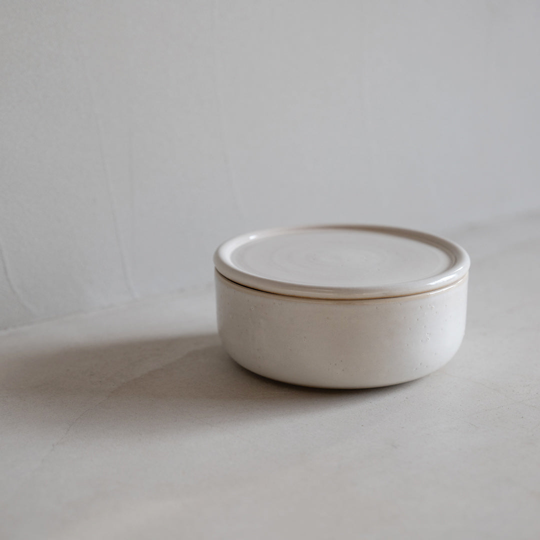 Handcrafted Shigaraki Compact Pickling Jar inWhite, , – Clay Cooking Utensils, made in Japan