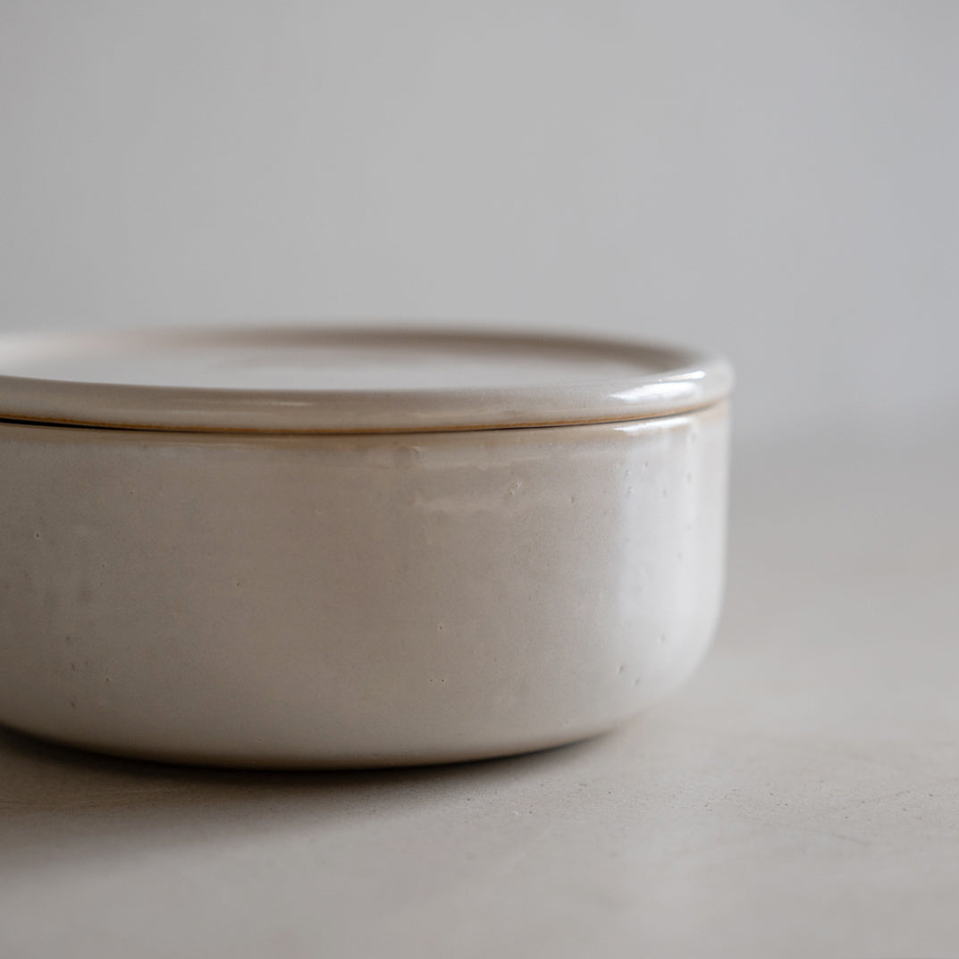 Handcrafted Shigaraki Compact Pickling Jar inWhite, , – Clay Cooking Utensils, made in Japan