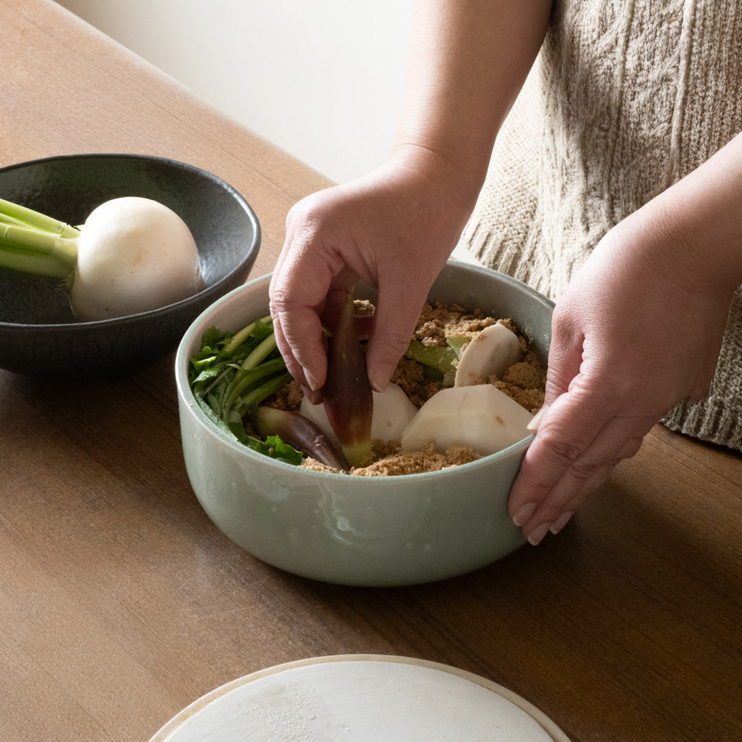 Handcrafted Shigaraki Compact Pickling Jar inWhite, , – Clay Cooking Utensils, made in Japan