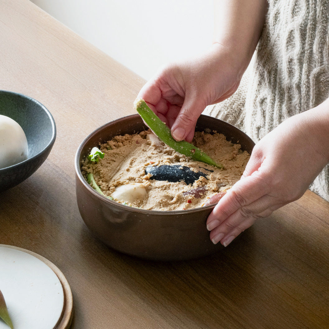 Handcrafted Shigaraki Compact Pickling Jar inWhite, , – Clay Cooking Utensils, made in Japan