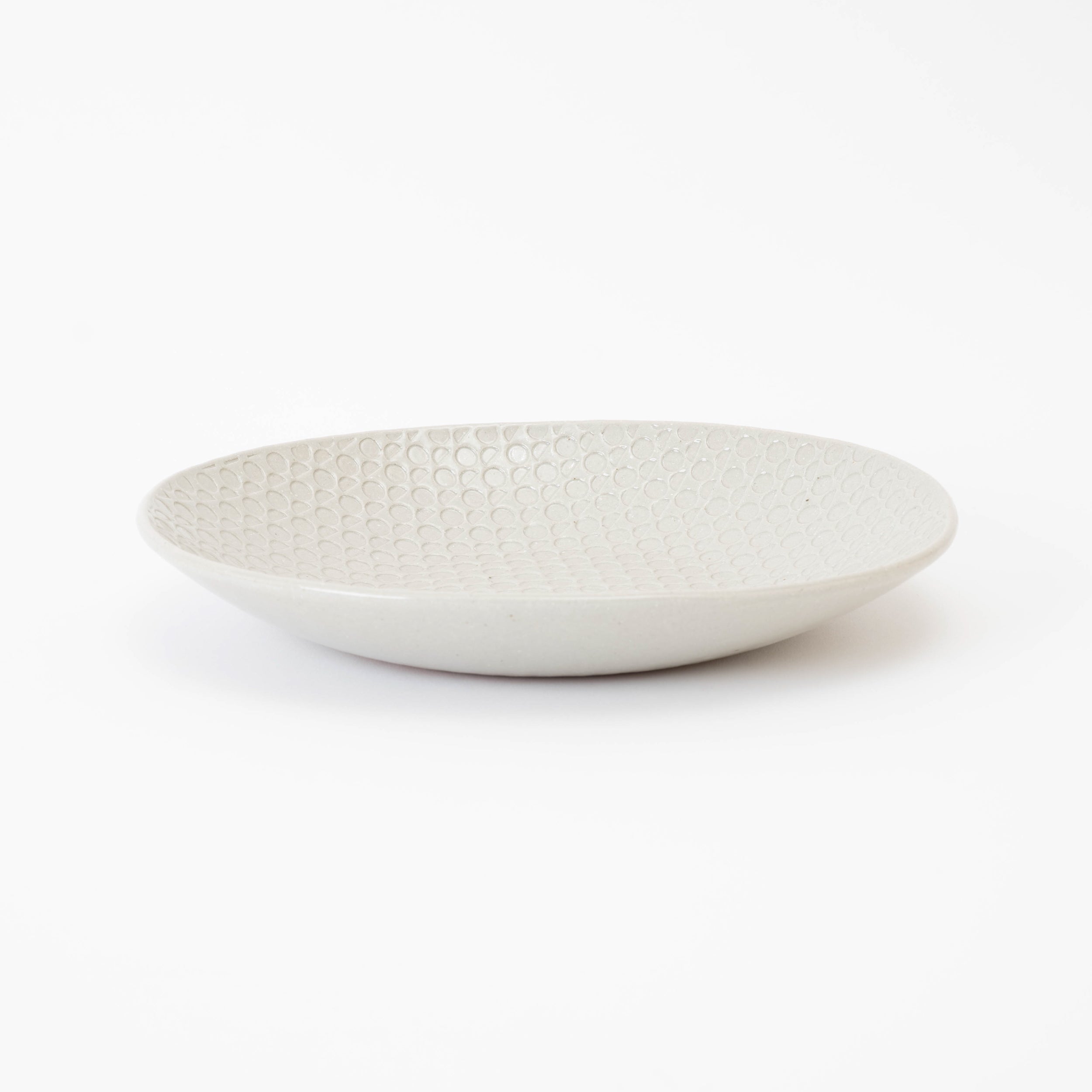 Handcrafted Shigaraki Deep Plate Medium inMoon White, , – Hitotsuki, made in Japan