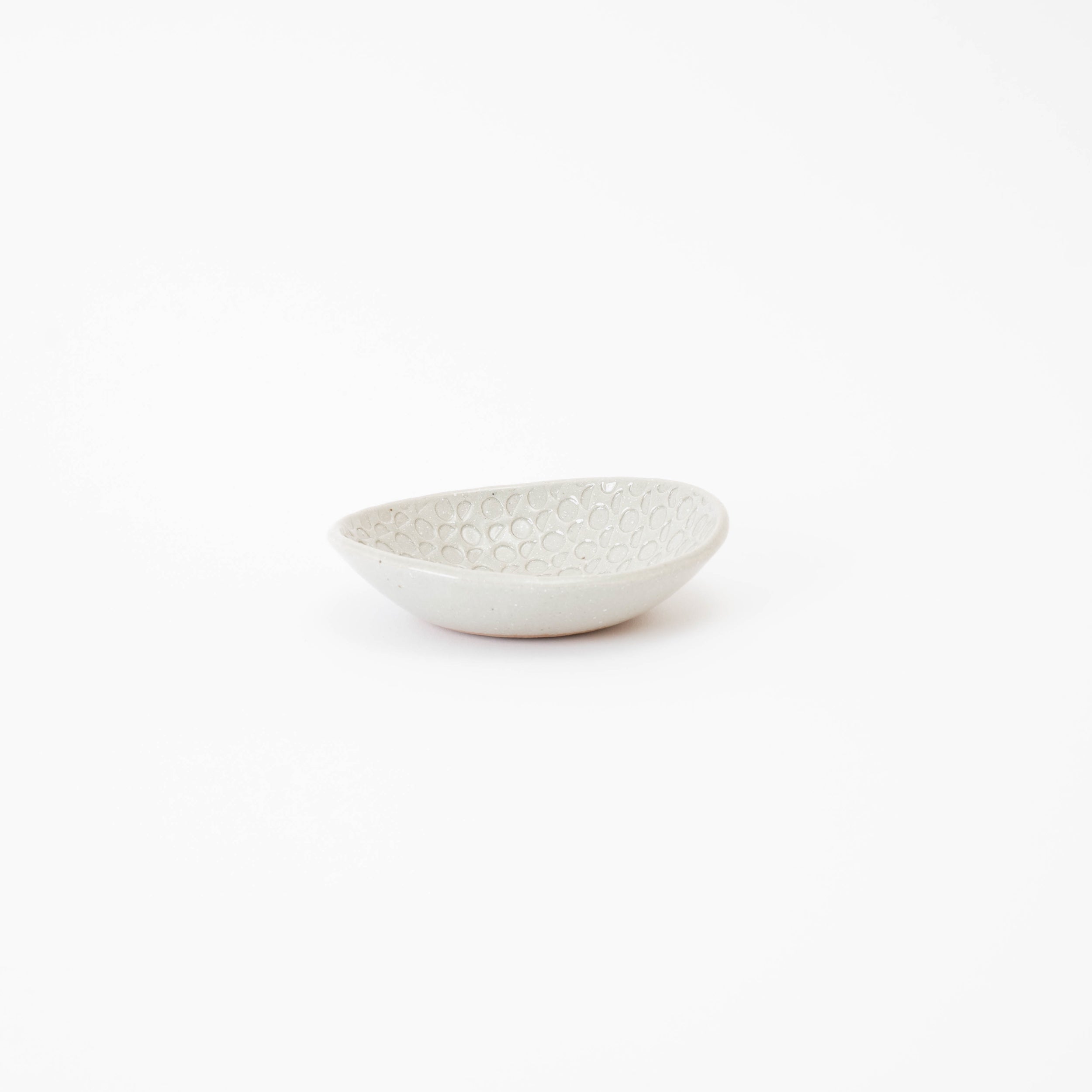 Handcrafted Shigaraki Deep Plate Mini inMoon White, , – Hitotsuki, made in Japan