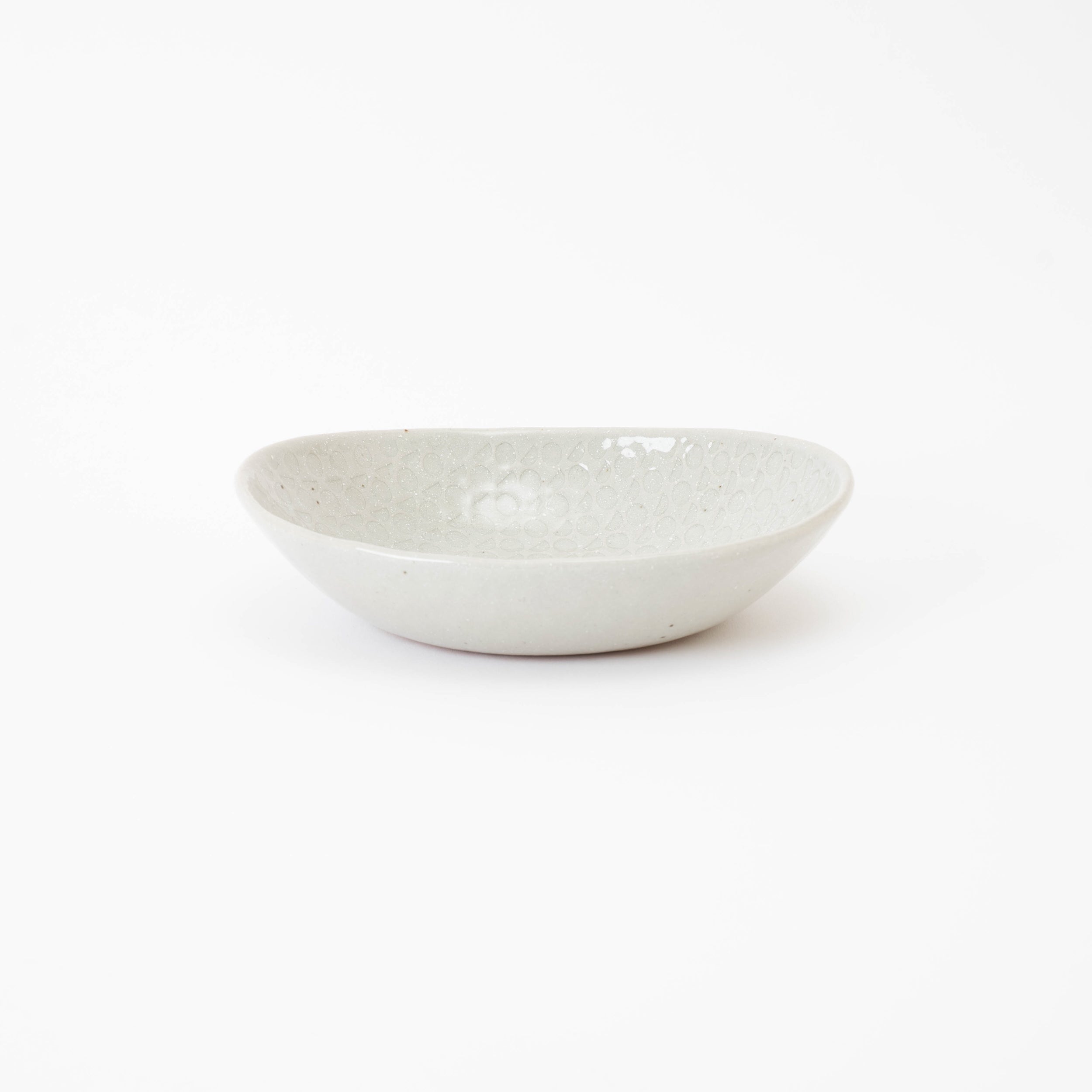 Handcrafted Shigaraki Deep Plate Small inMoon White, , – Hitotsuki, made in Japan