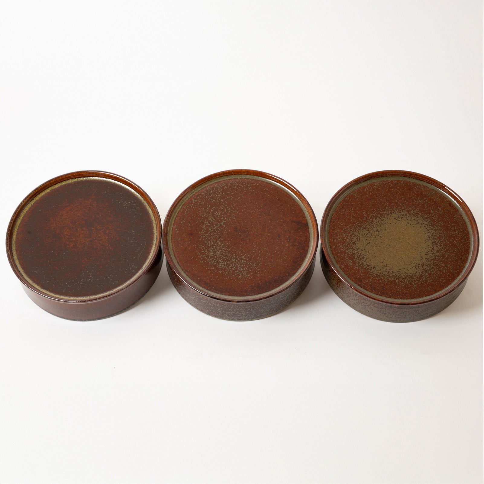 Handcrafted Shigaraki Display Stand inNatural, , – Clay Cooking Utensils, made in Japan