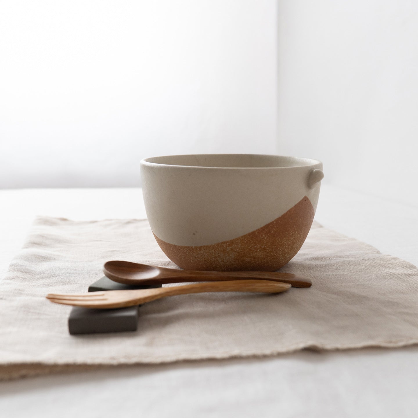 Handcrafted Shigaraki Donburi Bowl inWhite, , – codomono, made in Japan