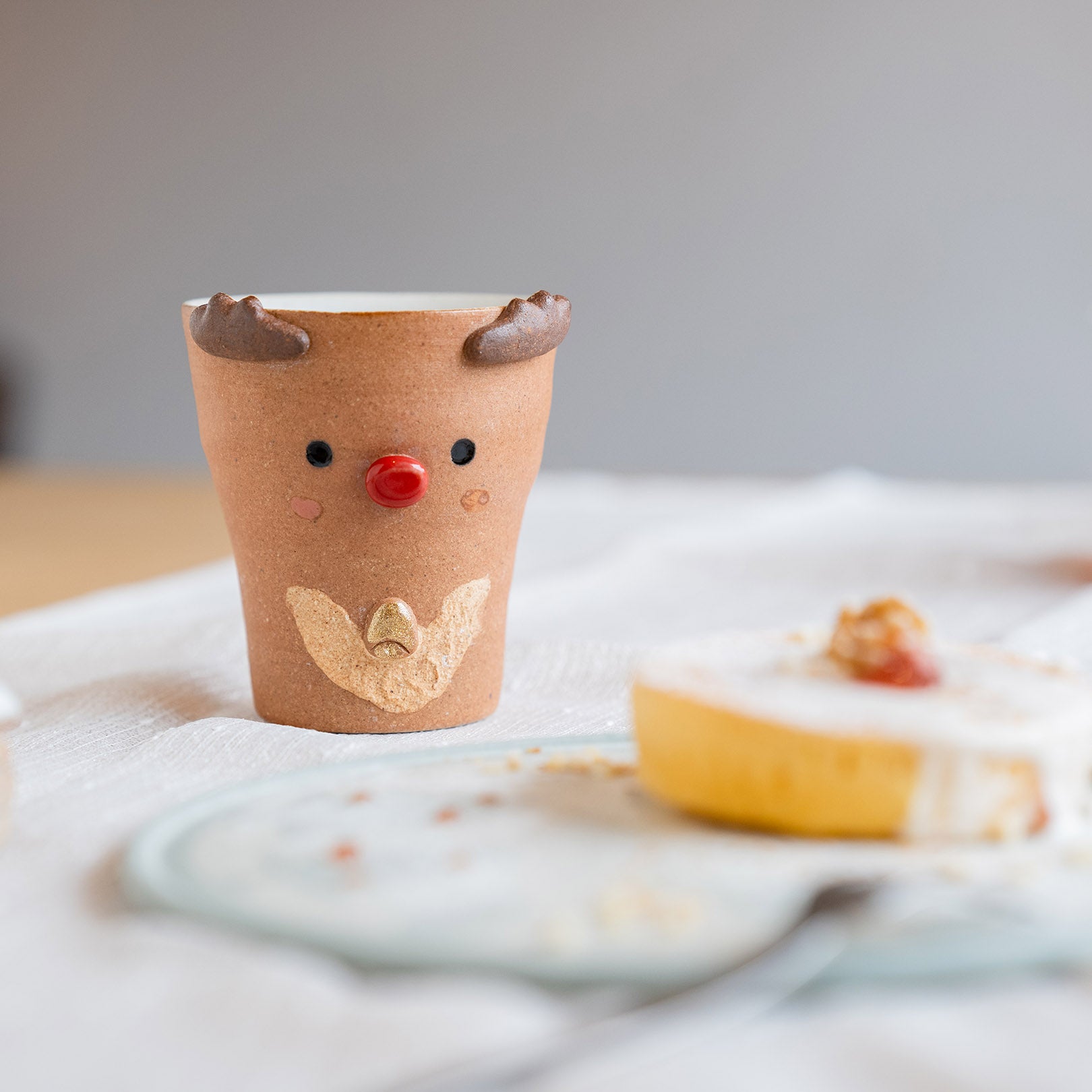 Handcrafted Shigaraki Festive Cup inSanta, , – Christmas, made in Japan