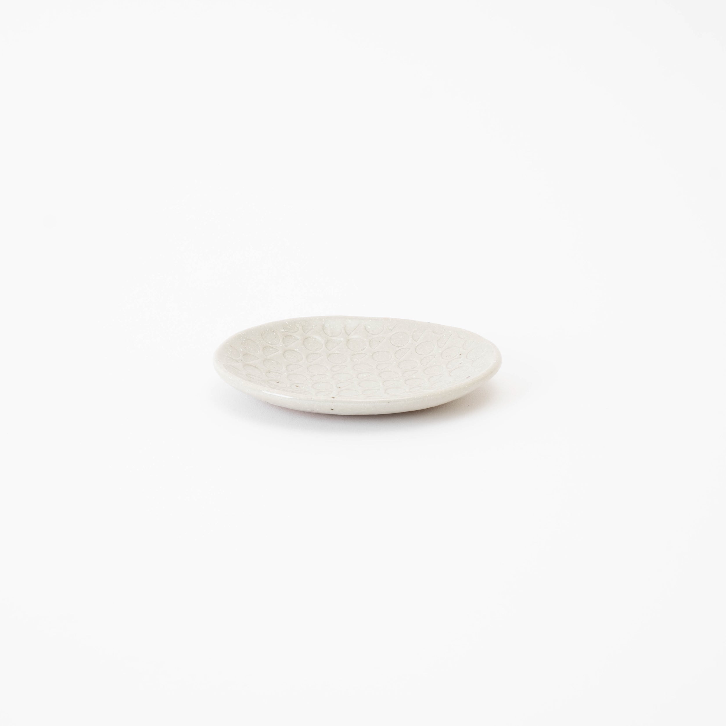 Handcrafted Shigaraki Flat Plate Mini inMoon White, , – Hitotsuki, made in Japan