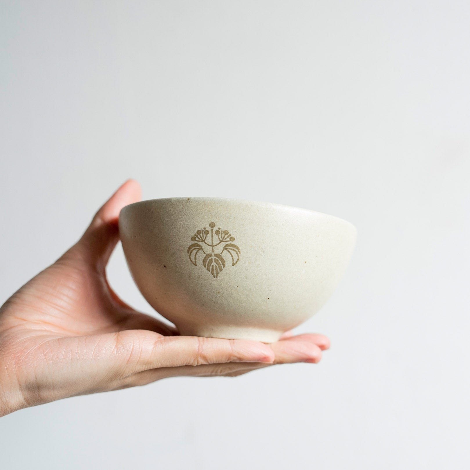 Handcrafted Shigaraki Floral Emblem Rice Bowl inreddish-black, , – Floral Emblem, made in Japan