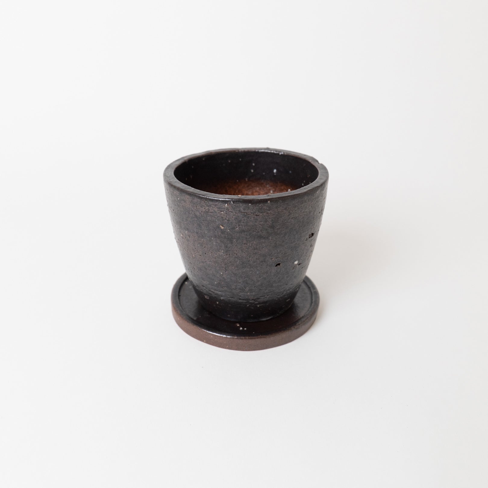 Handcrafted Shigaraki Flower Pot Drip Tray Set inBlack, , – HIBI, made in Japan