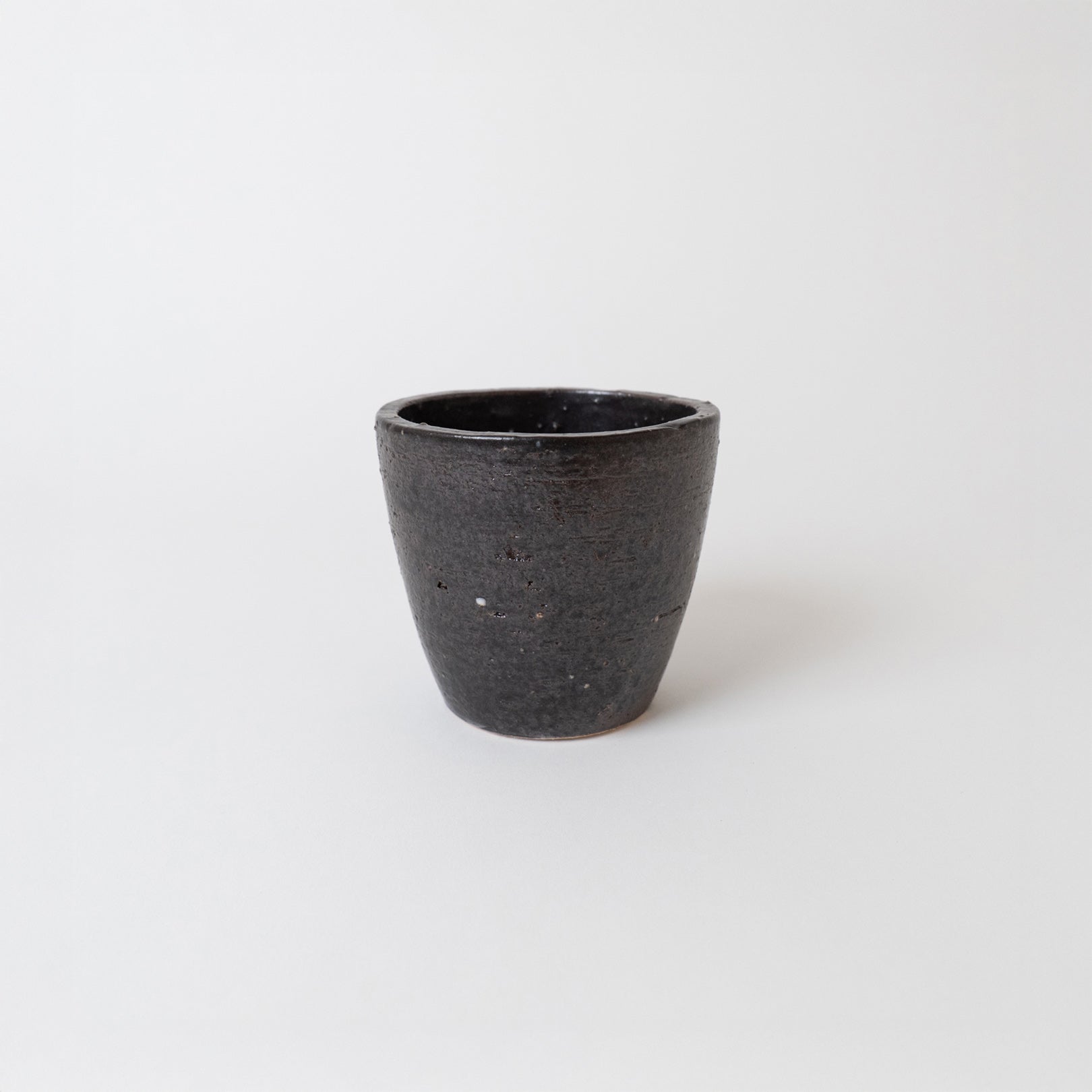 Handcrafted Shigaraki Flower Pot inBlack, , – HIBI, made in Japan