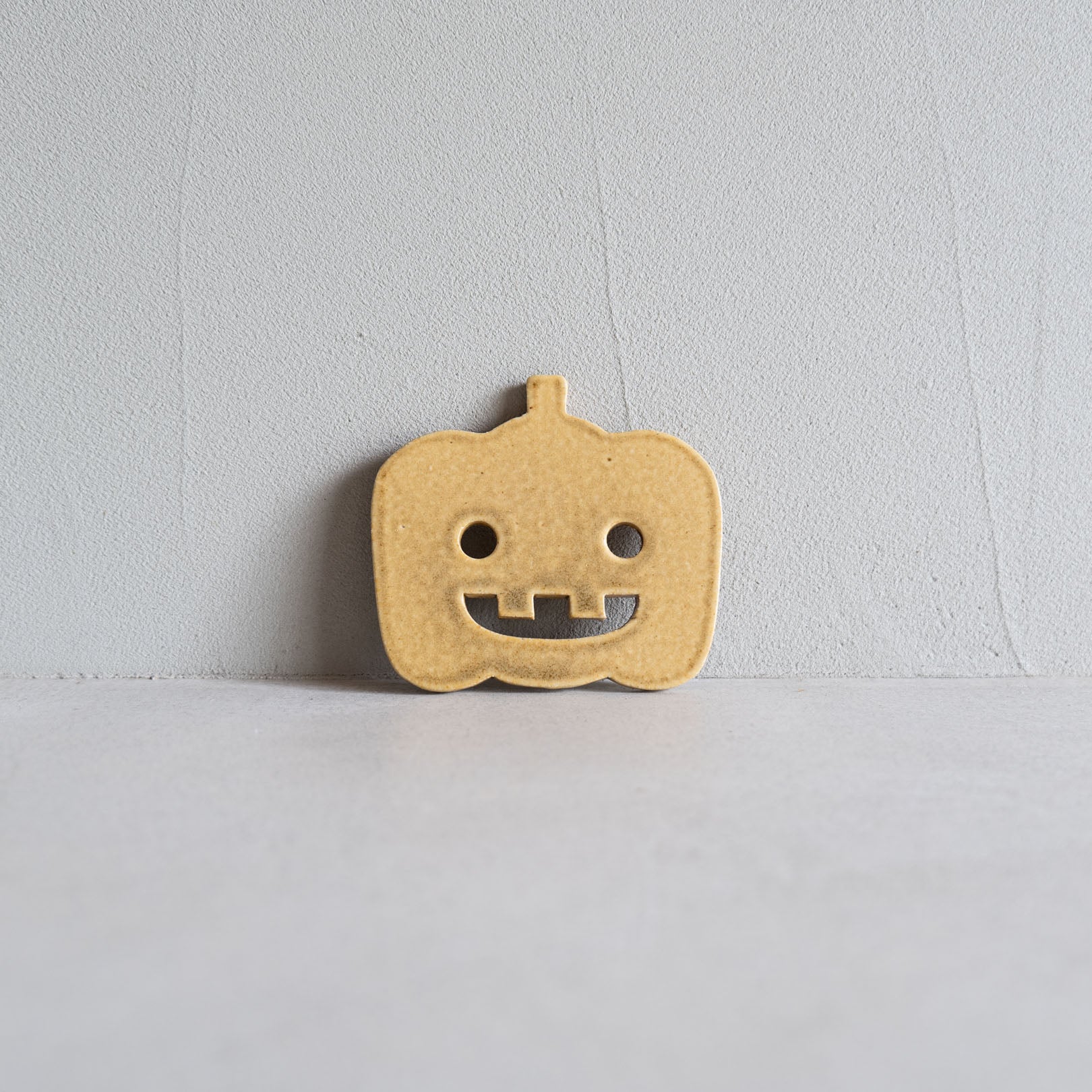 Handcrafted Shigaraki Halloween Plates inPumpkin, , – Halloween, made in Japan