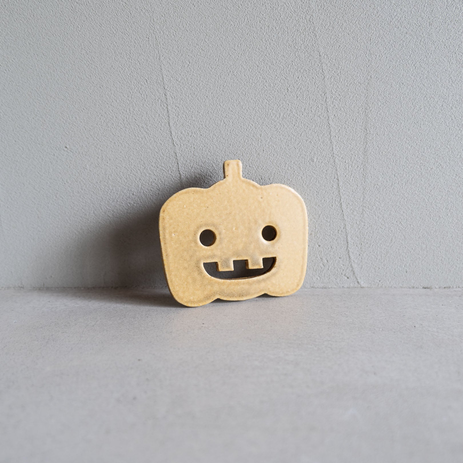 Handcrafted Shigaraki Halloween Plates inPumpkin, , – Halloween, made in Japan