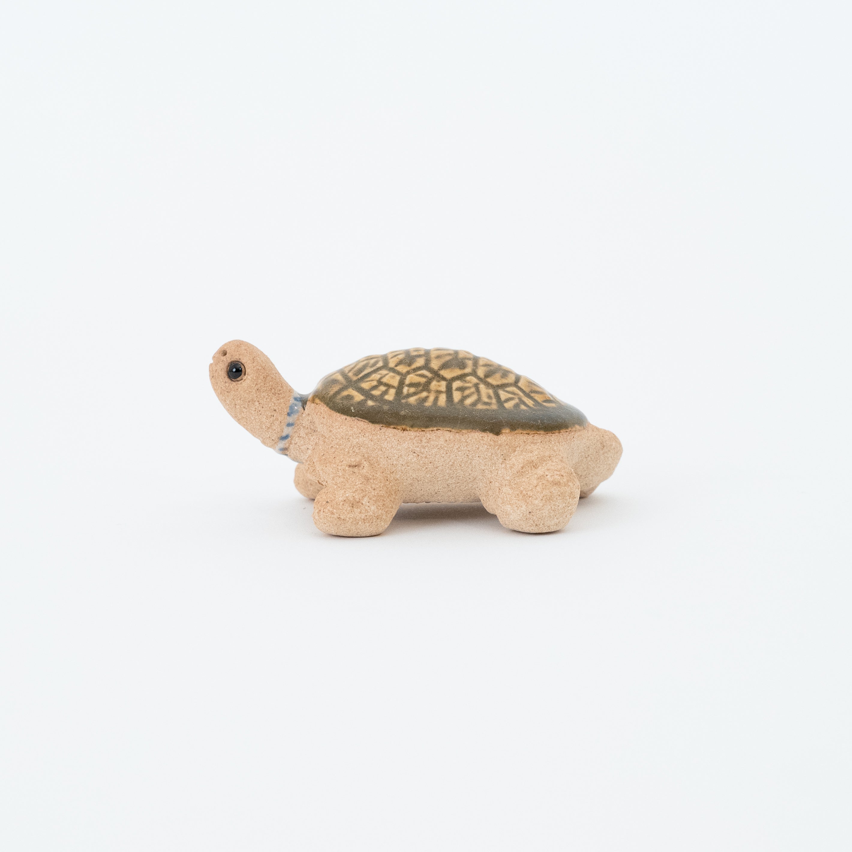 Handcrafted Shigaraki Hand Towel Turtle inNo.2, , – hoccori, made in Japan